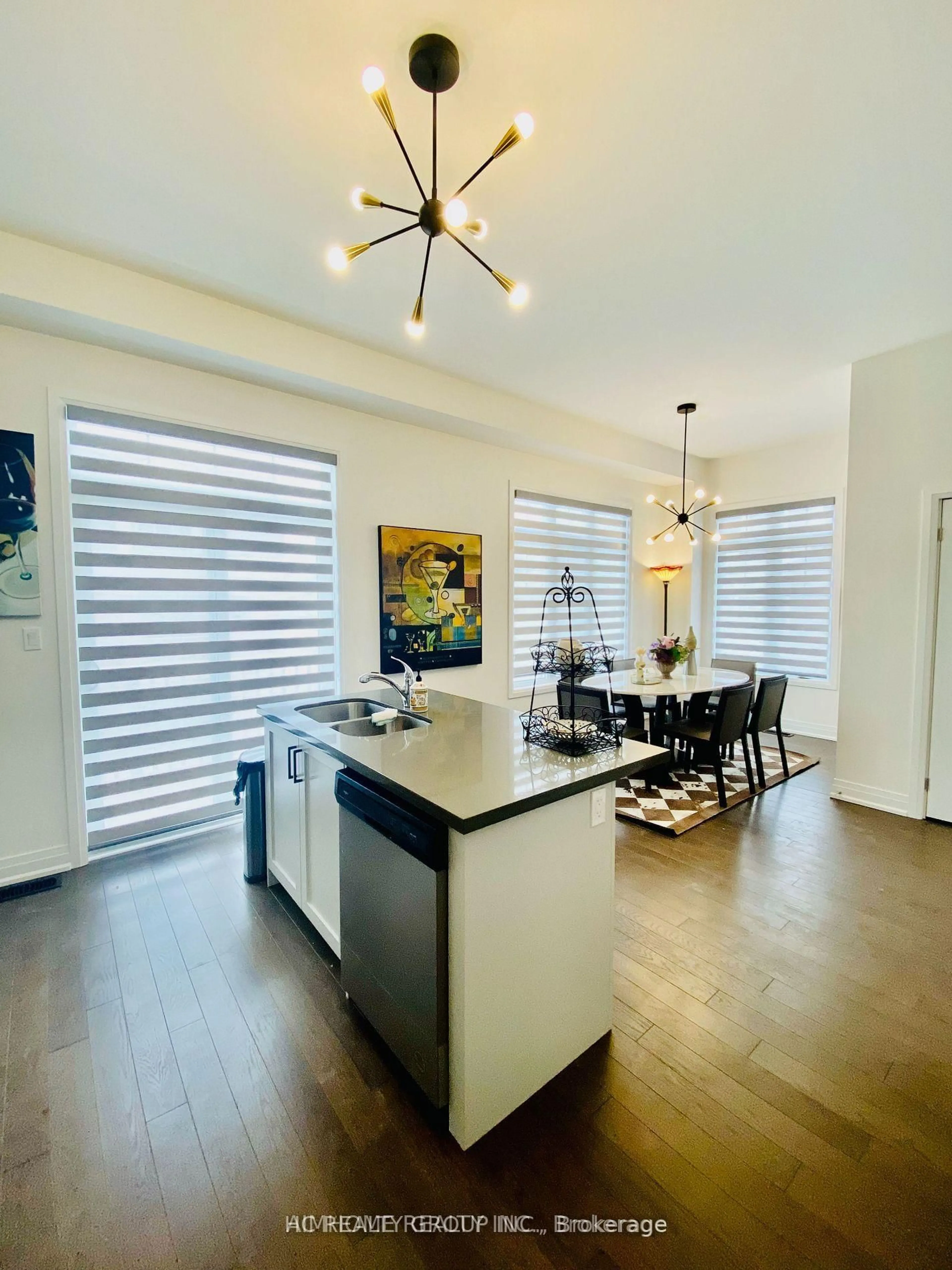 Open concept kitchen, unknown for 2130 Royal Gala Circ, Mississauga Ontario L4Y 1Z2
