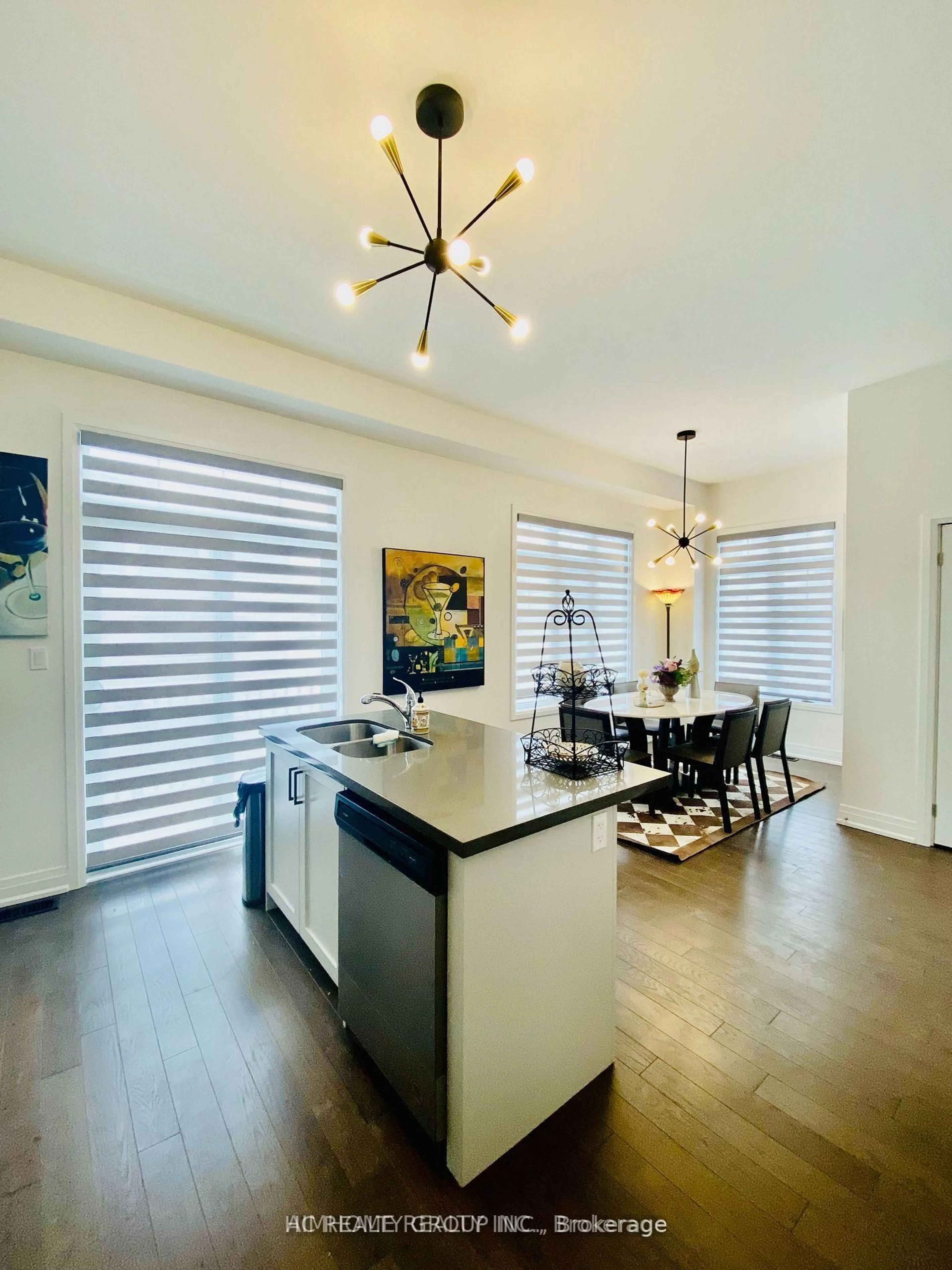 Open concept kitchen, unknown for 2130 Royal Gala Circ, Mississauga Ontario L4Y 1Z2