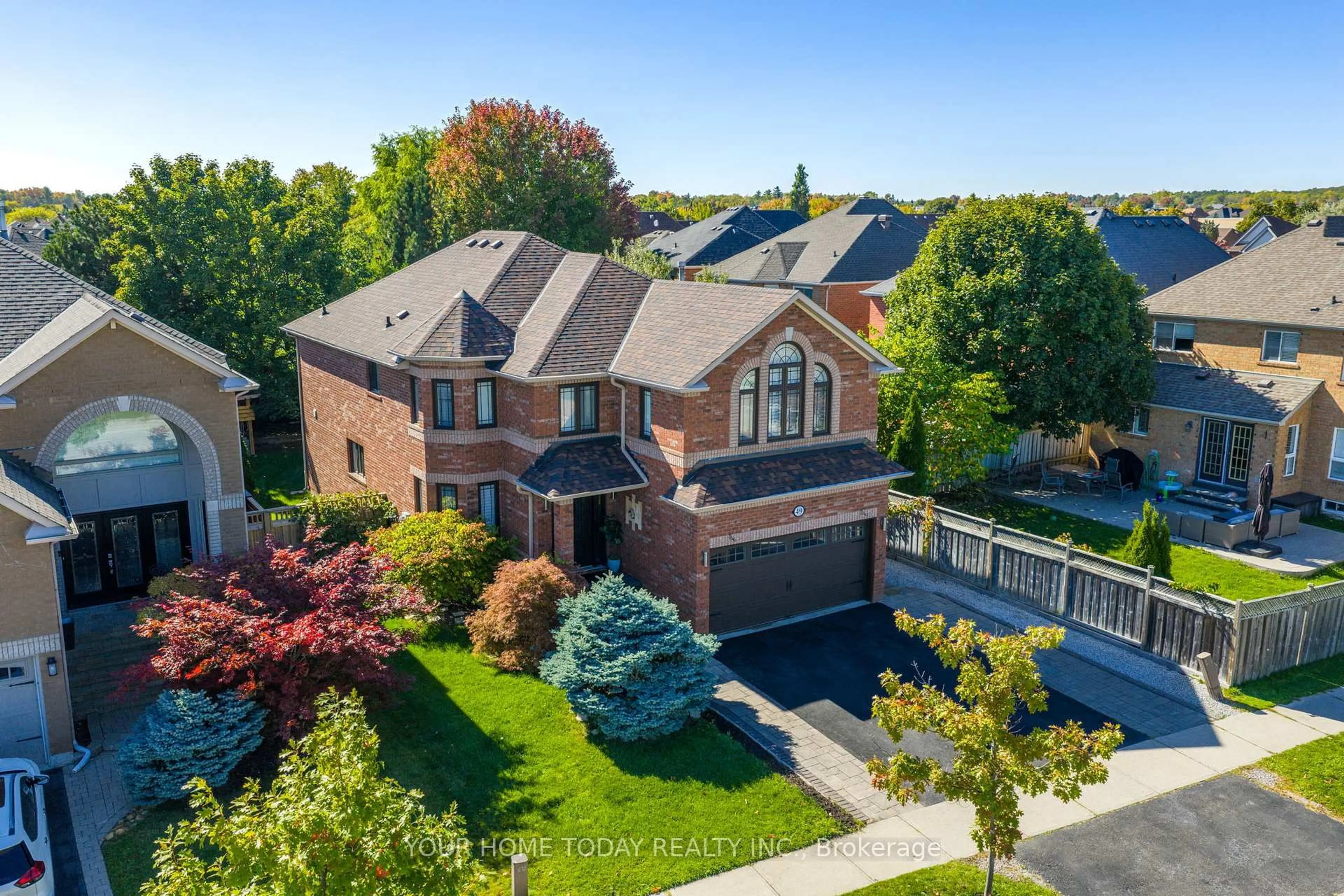 A pic from outside/outdoor area/front of a property/back of a property/a pic from drone, street for 49 Miller Dr, Halton Hills Ontario L7G 5P7