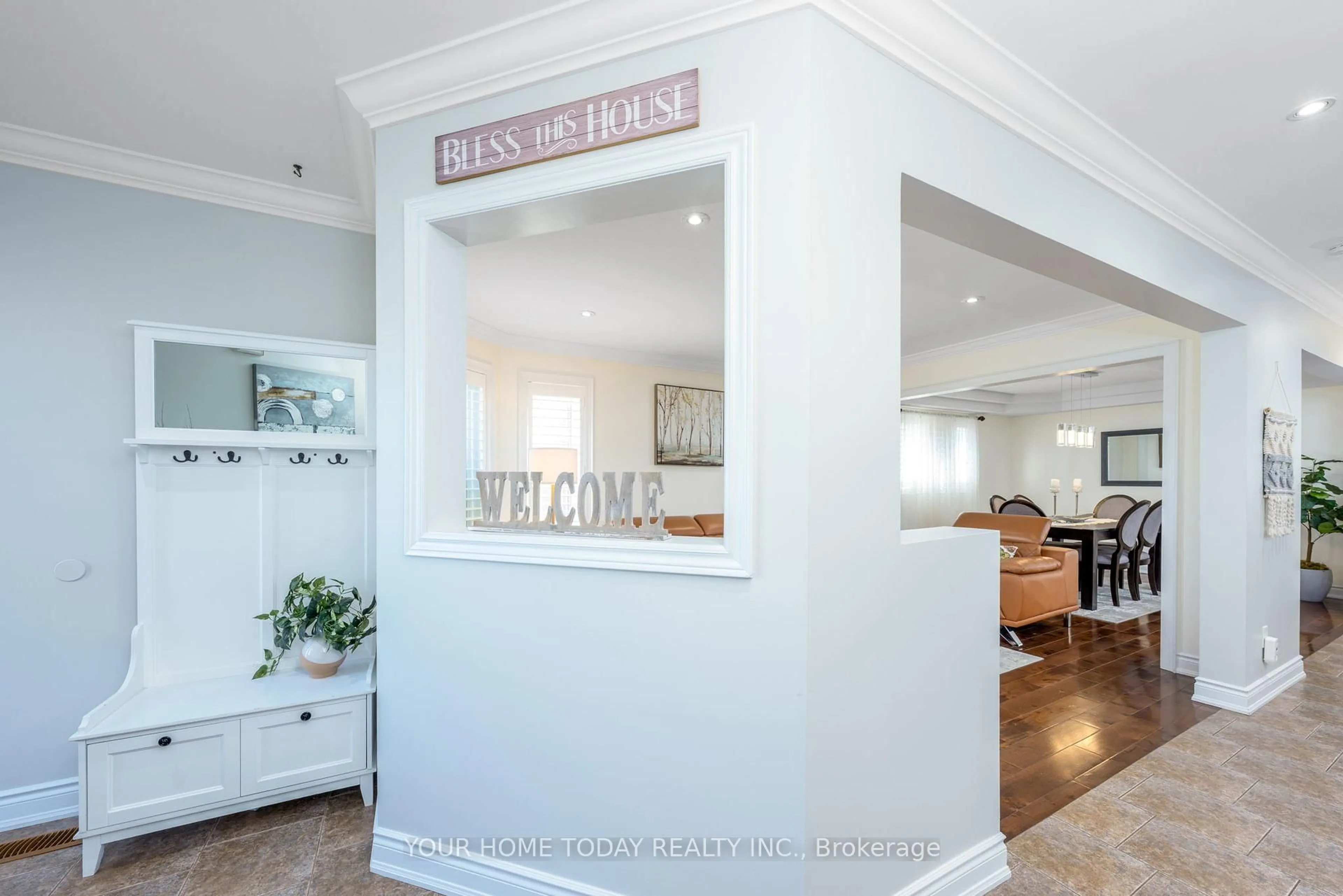 Indoor entryway for 49 Miller Dr, Halton Hills Ontario L7G 5P7