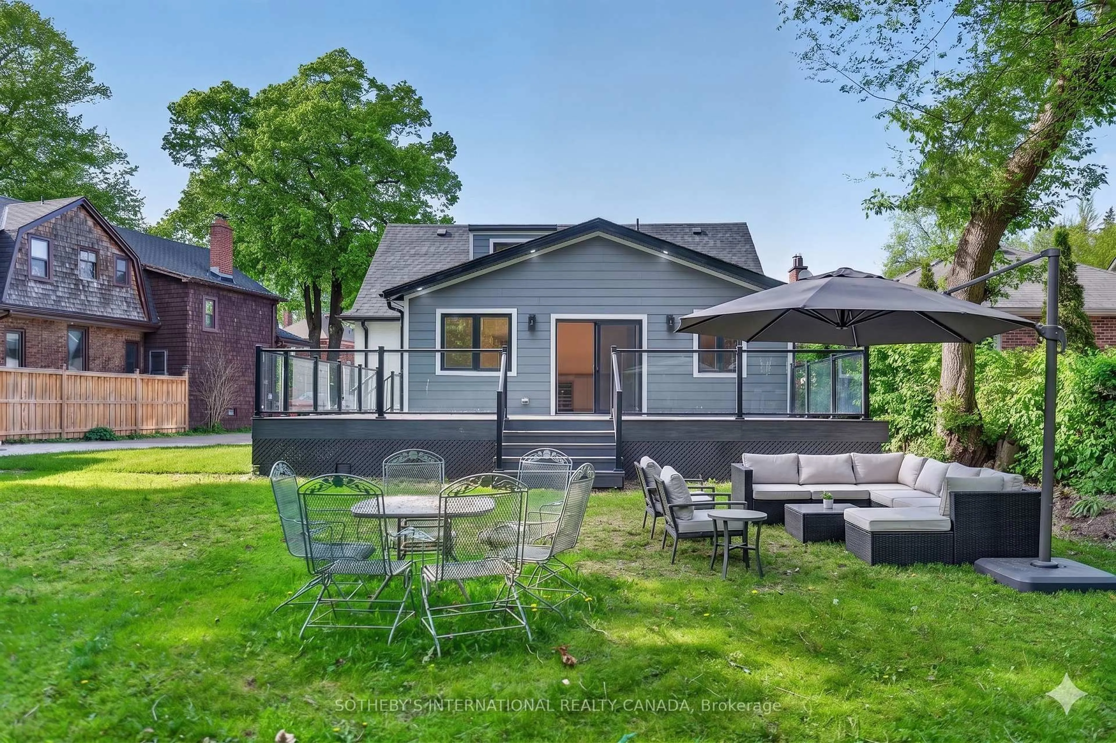 Patio, street for 33 Miles Rd, Toronto Ontario M8V 1V4