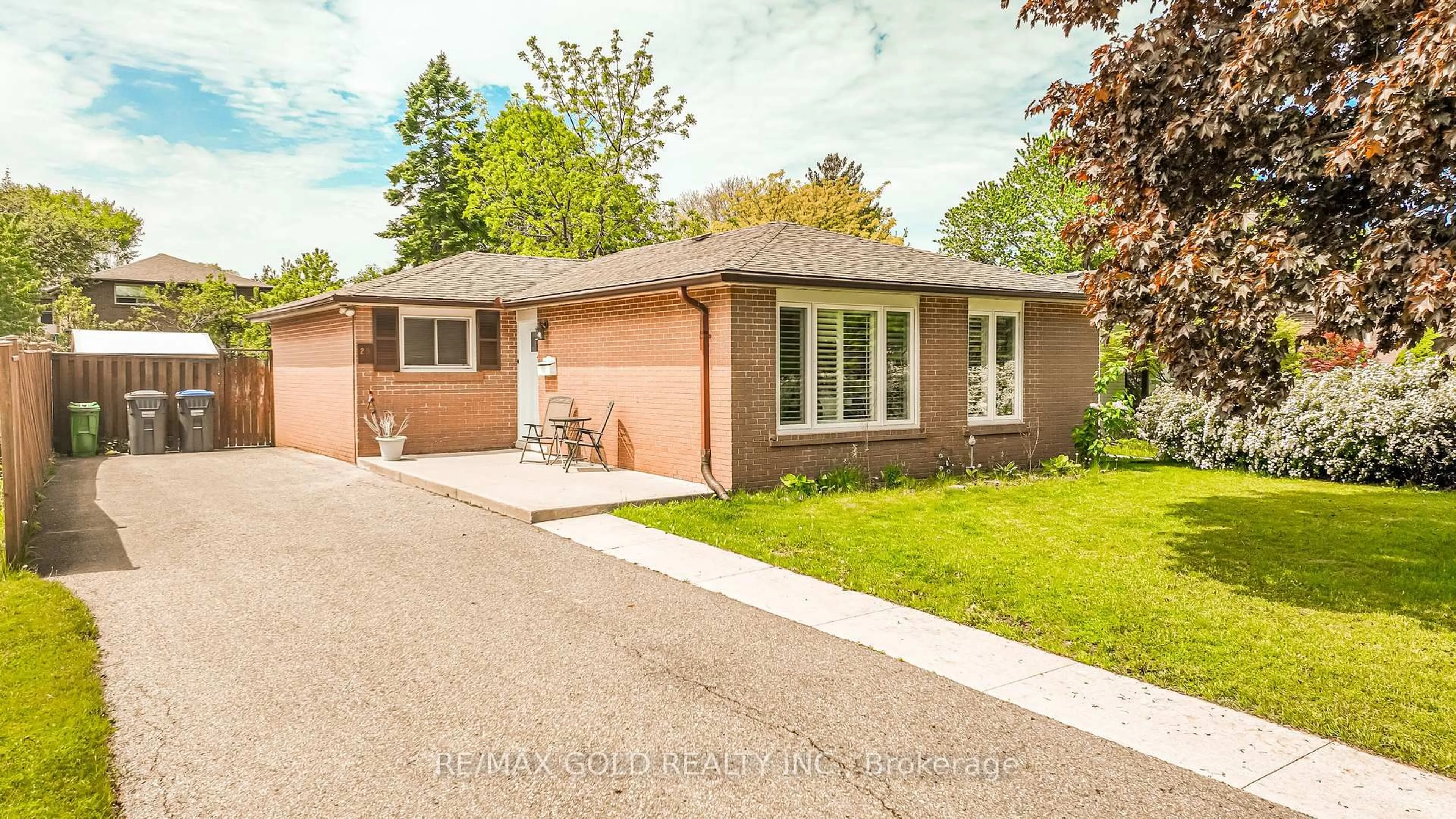 Home with brick exterior material, street for 29 Duke Rd, Brampton Ontario L6T 3J9