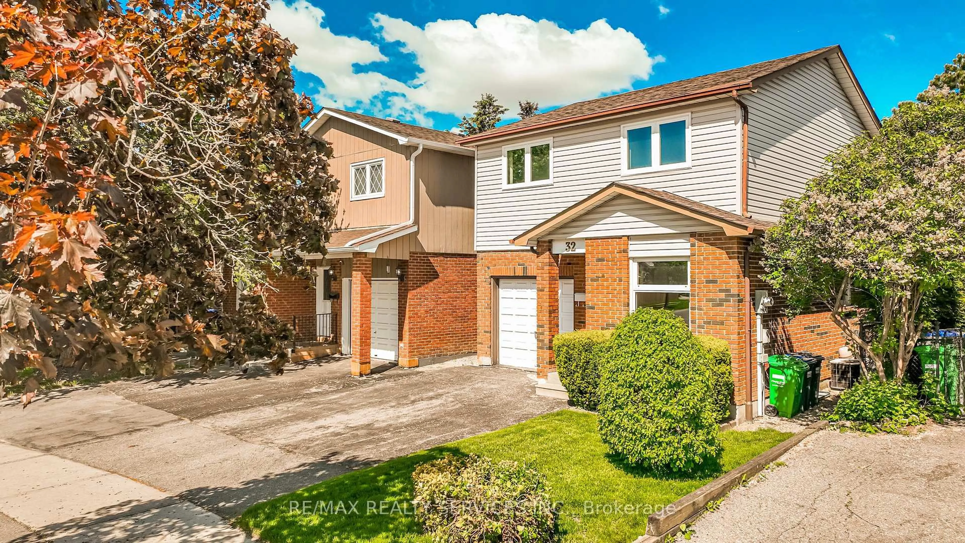 Home with brick exterior material, street for 32 Winterfold Dr, Brampton Ontario L6V 3T2