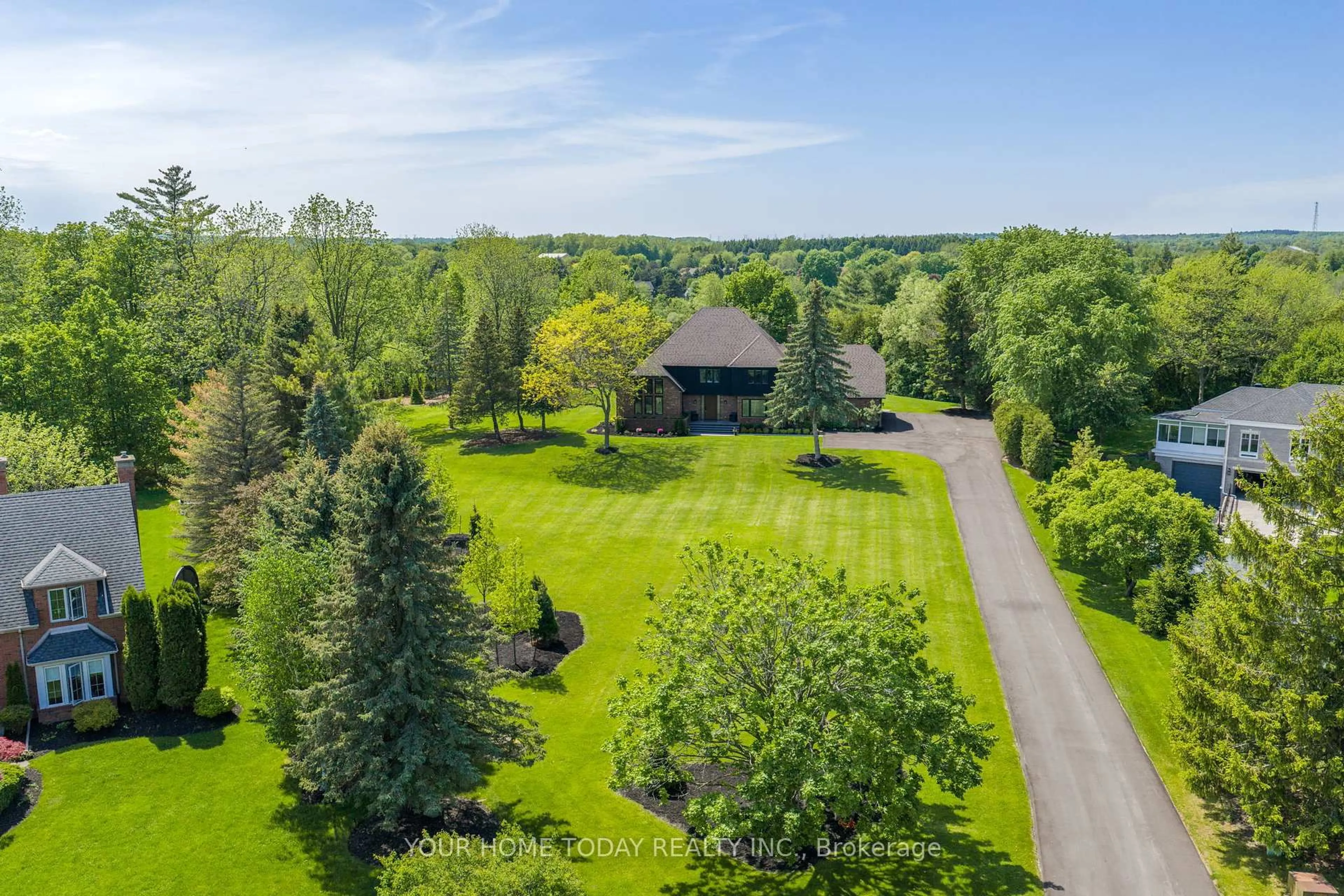 A pic from outside/outdoor area/front of a property/back of a property/a pic from drone, water/lake/river/ocean view for 27 Chantelay Cres, Halton Hills Ontario L7G 4S5