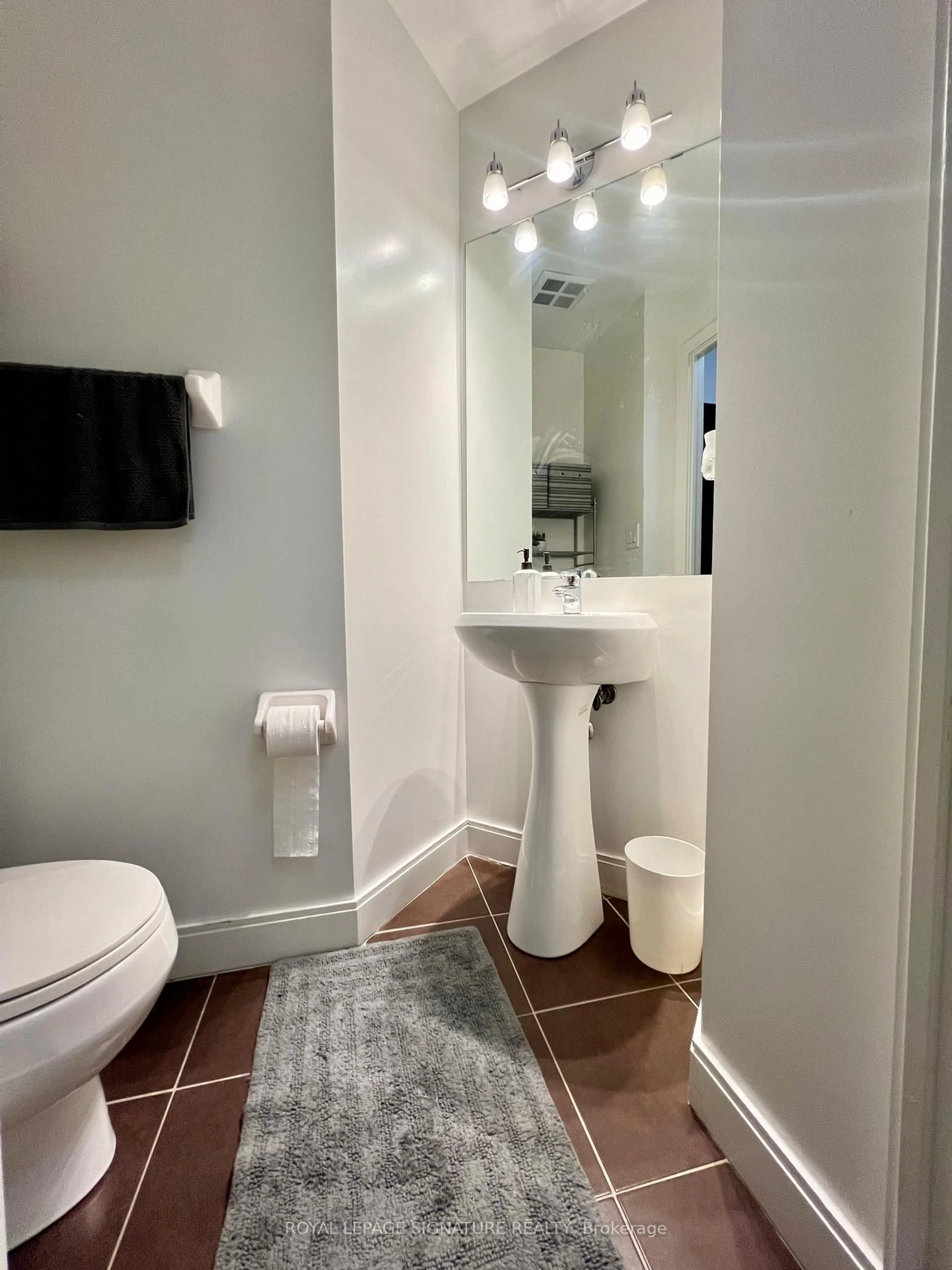 Contemporary bathroom, ceramic/tile floor for 80 Absolute Ave #607, Mississauga Ontario L4Z 0A5