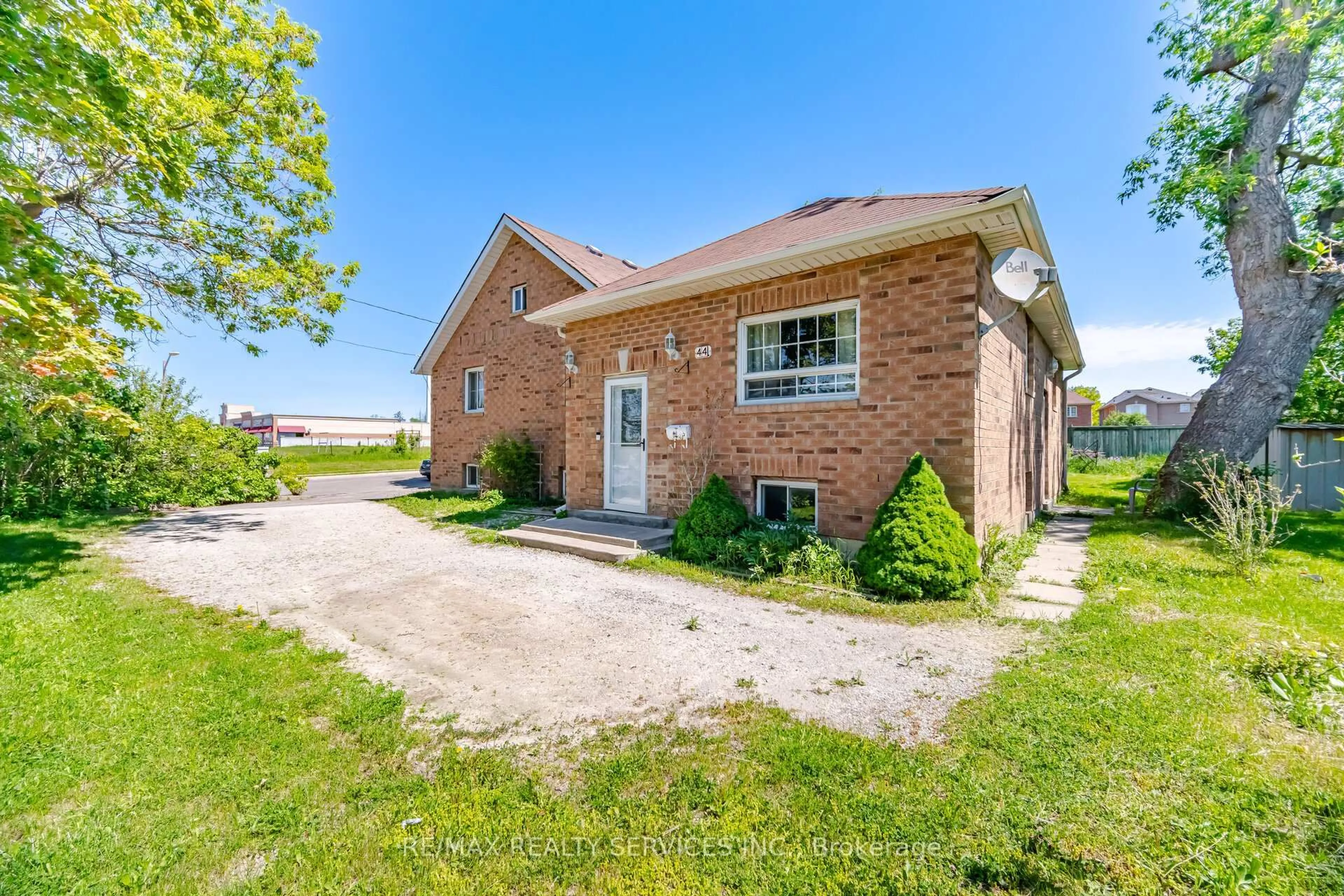 Home with brick exterior material, unknown for 44 MCLAUGHLIN Rd, Brampton Ontario L6Y 2C7