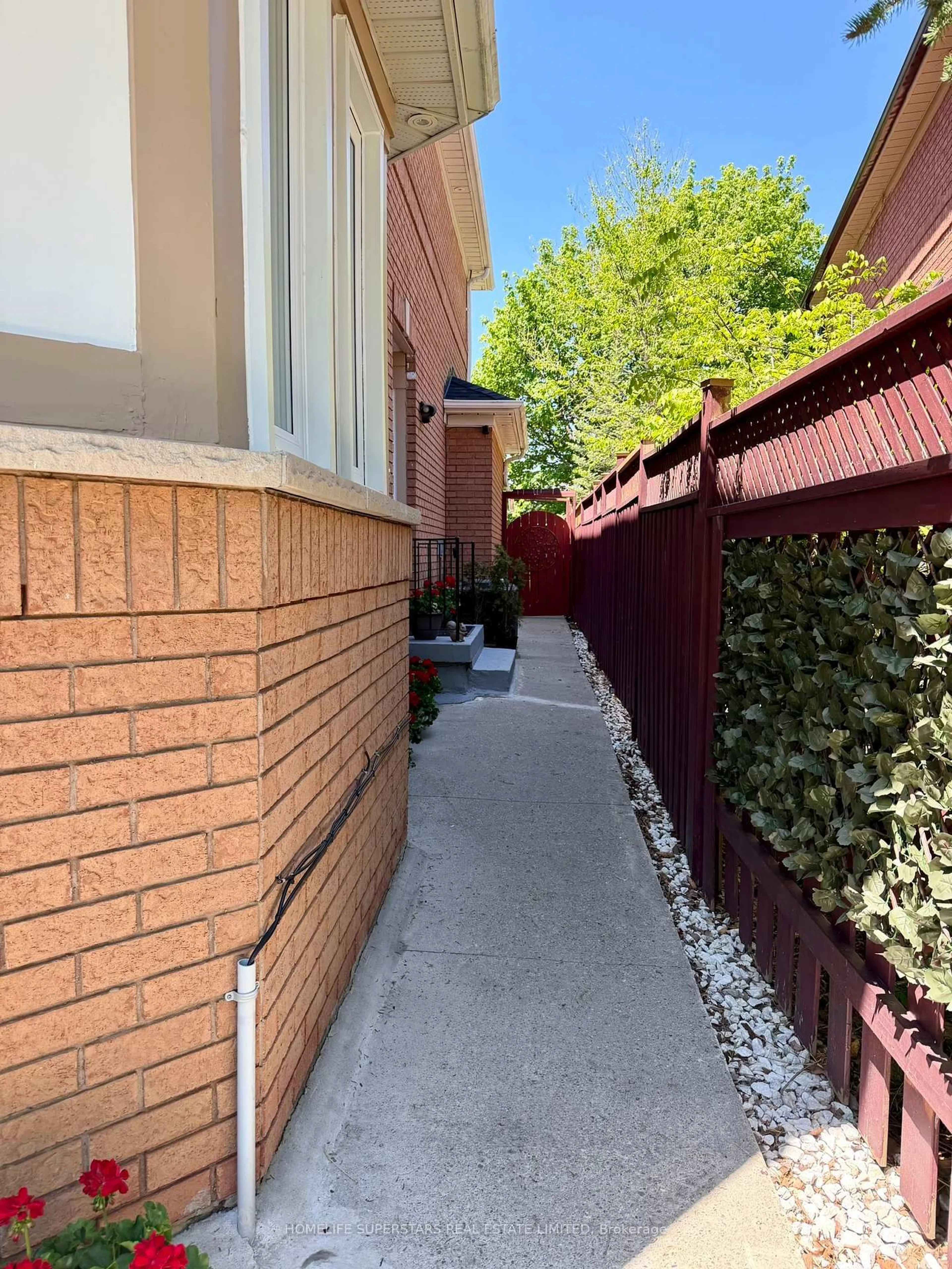 Home with brick exterior material, street for 172 Rainforest Dr, Brampton Ontario L6R 1A4