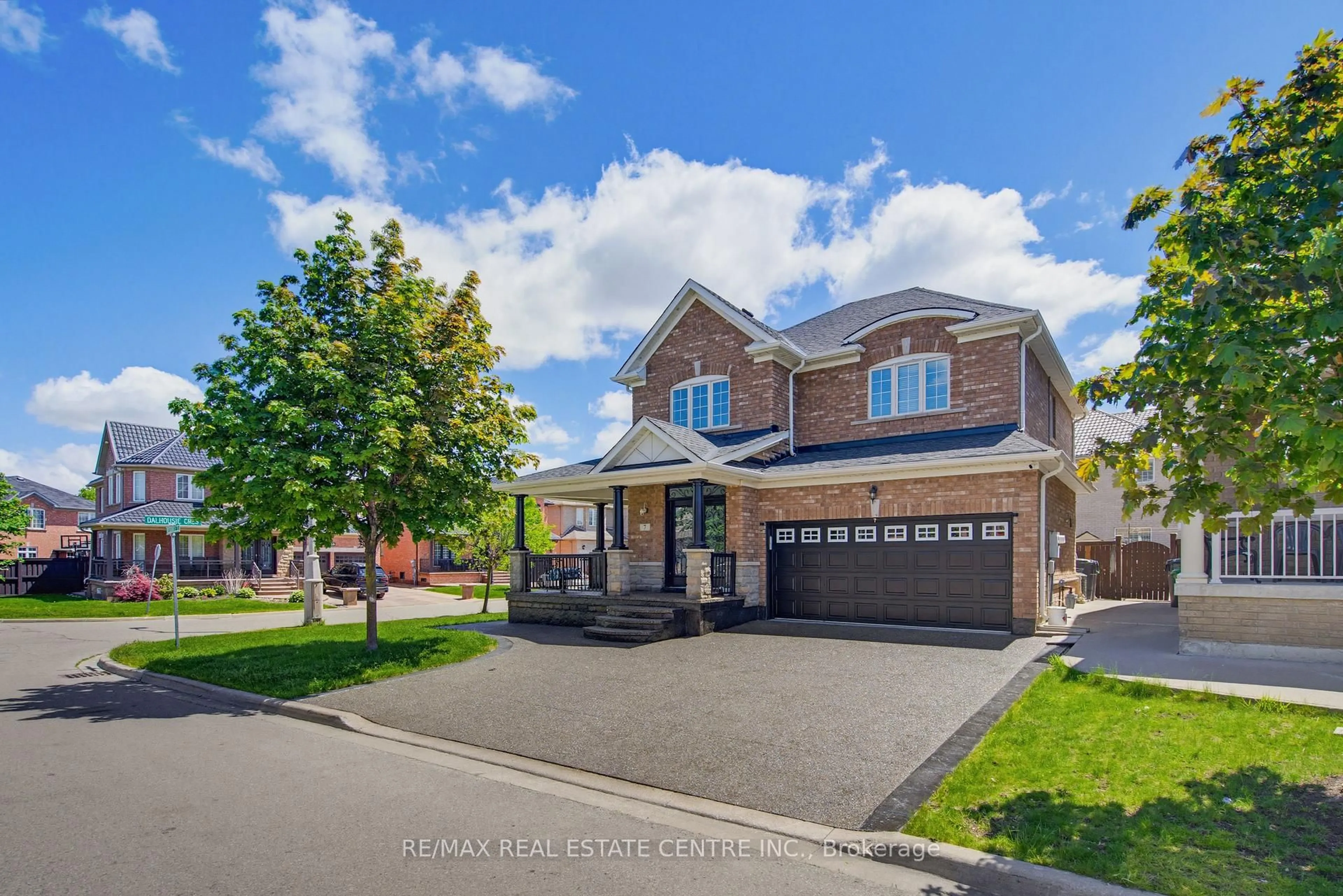 Unknown for 7 Resserville St, Brampton Ontario L6R 0N5