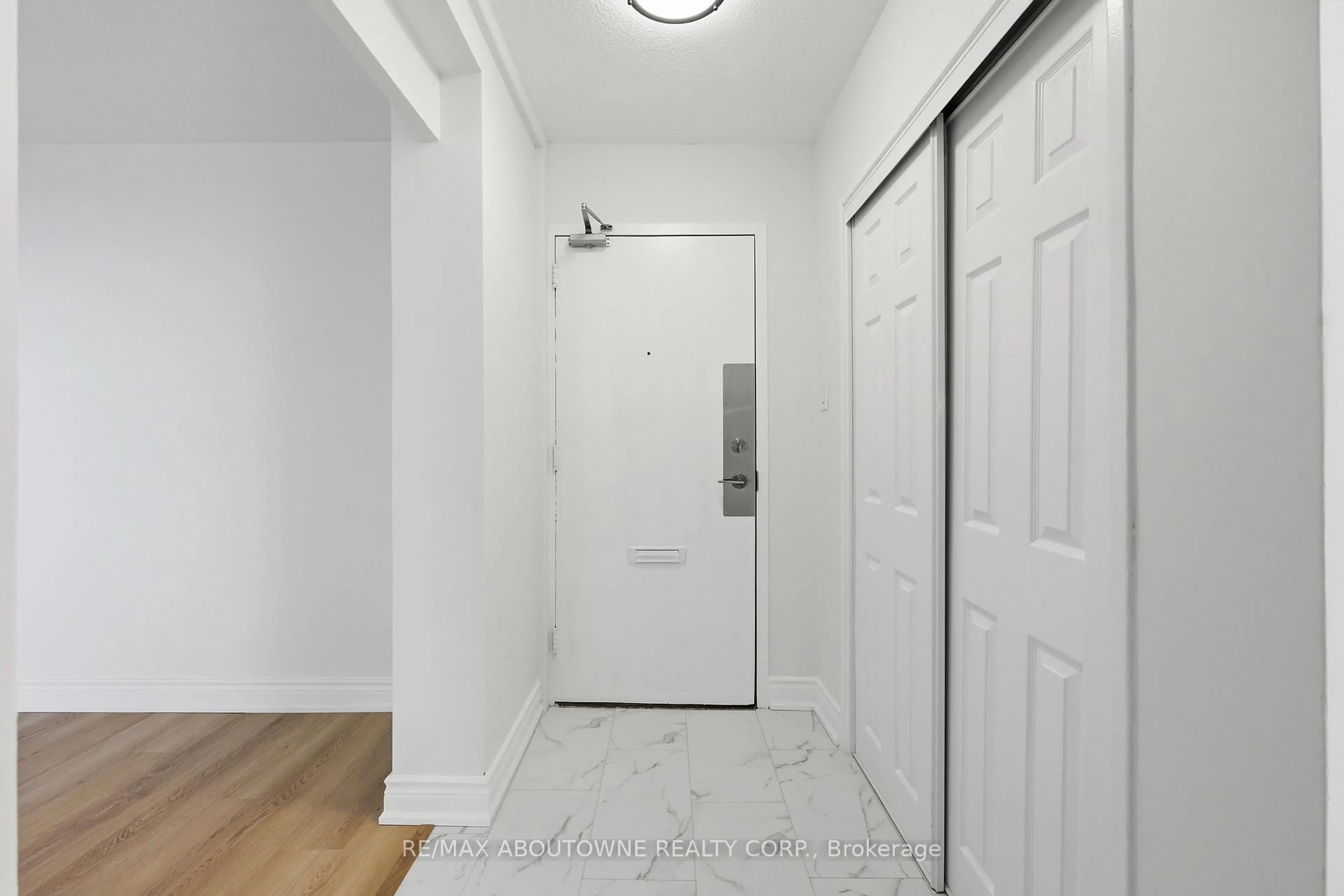 Indoor entryway for 551 The West Mall #608, Toronto Ontario M9C 1G7