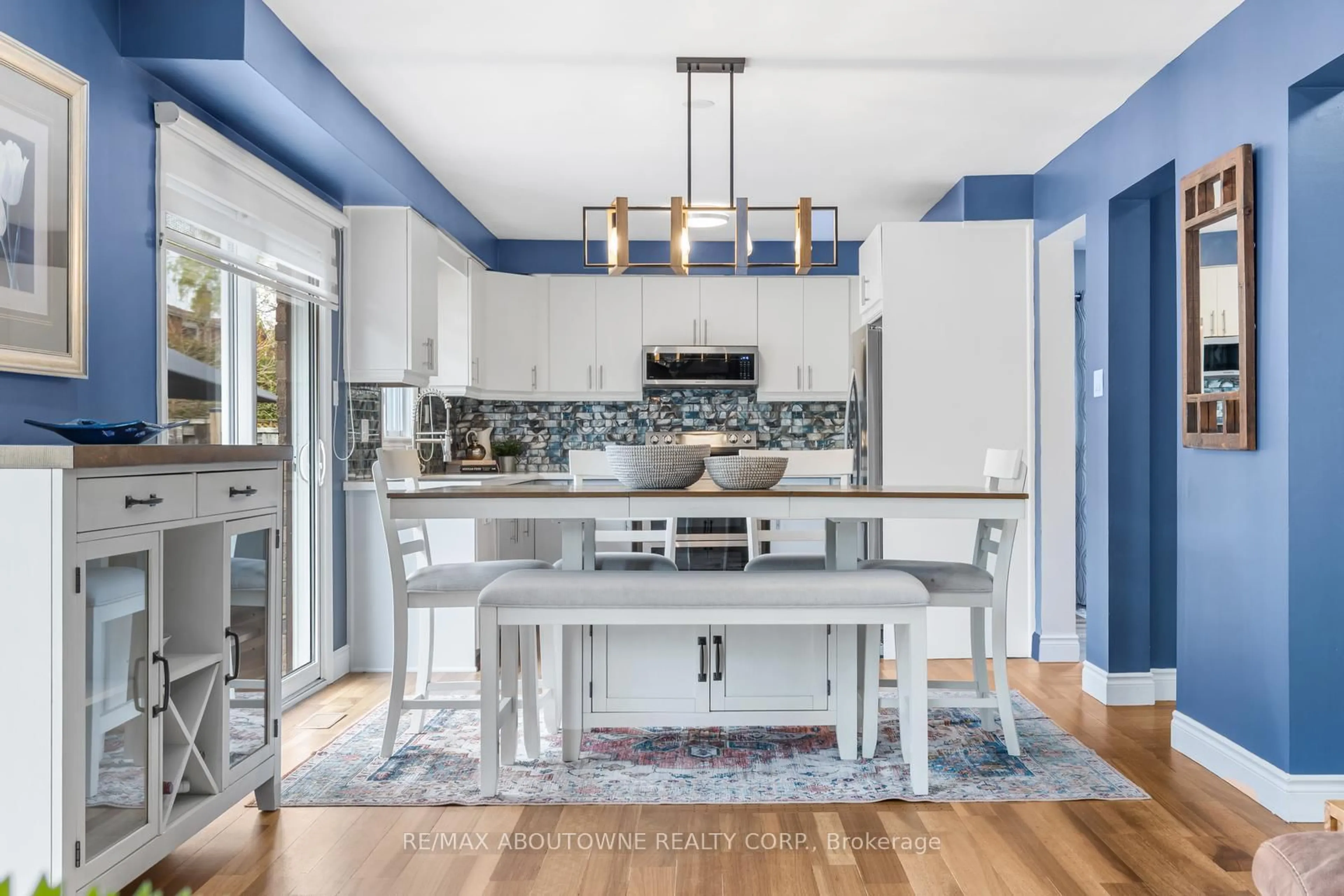 Contemporary kitchen, ceramic/tile floor for 2474 Cavendish Dr, Burlington Ontario L7P 3T8