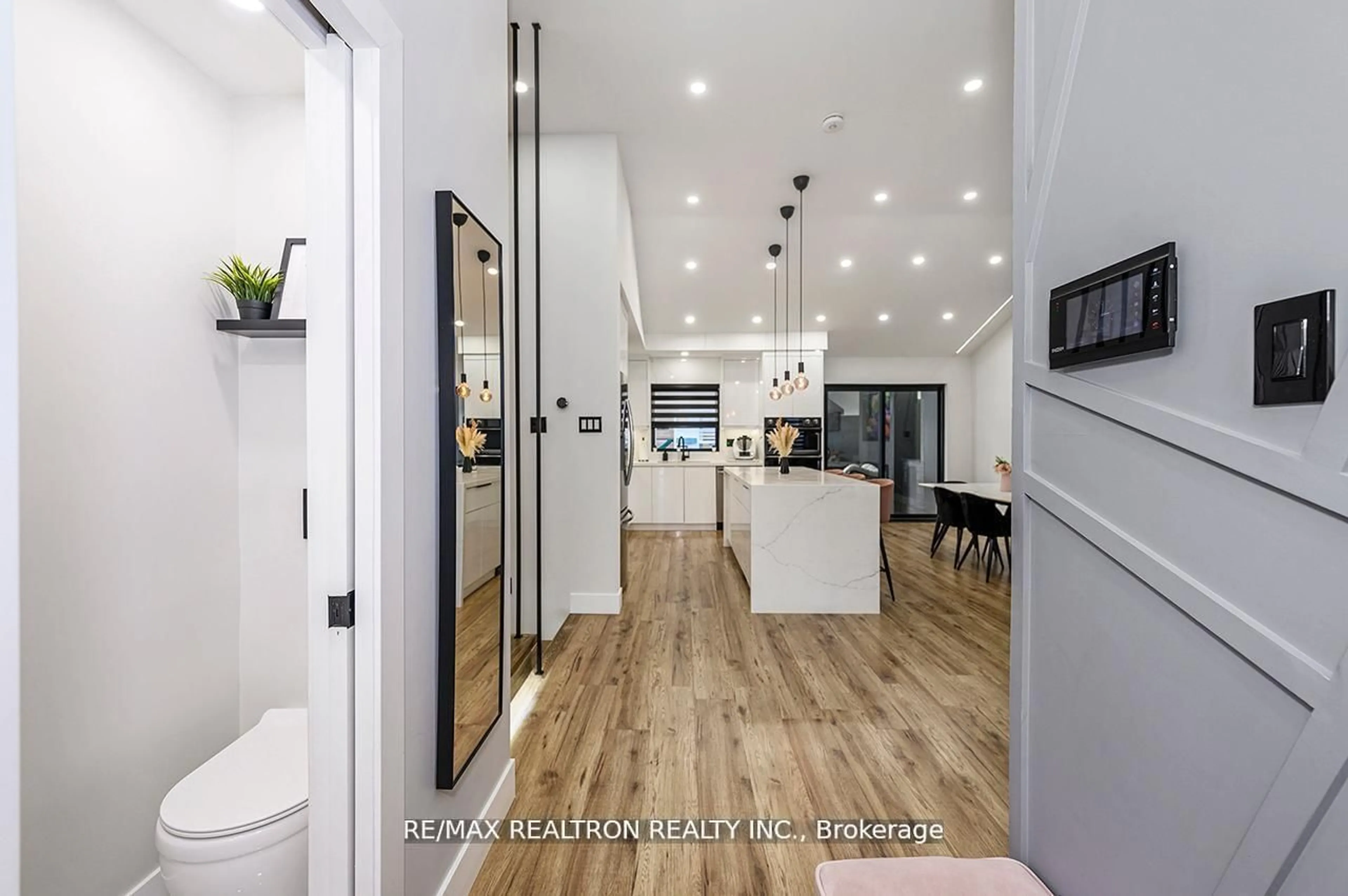 Open concept kitchen, wood/laminate floor for 174 Mountainview Rd, Halton Hills Ontario L7G 4K7