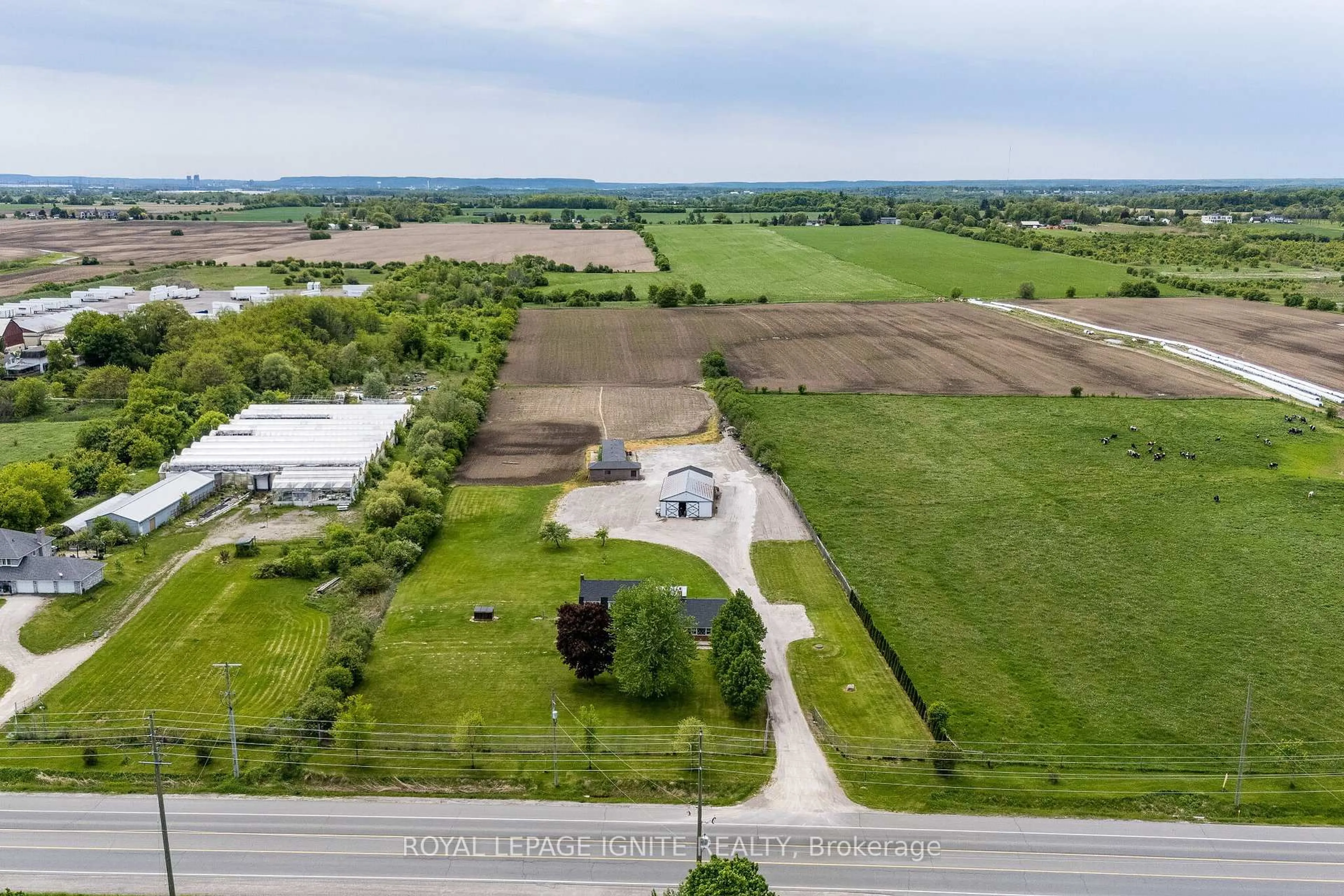 A pic from outside/outdoor area/front of a property/back of a property/a pic from drone, unknown for 8602 Winston Churchill Blvd, Halton Hills Ontario L0P 1K0
