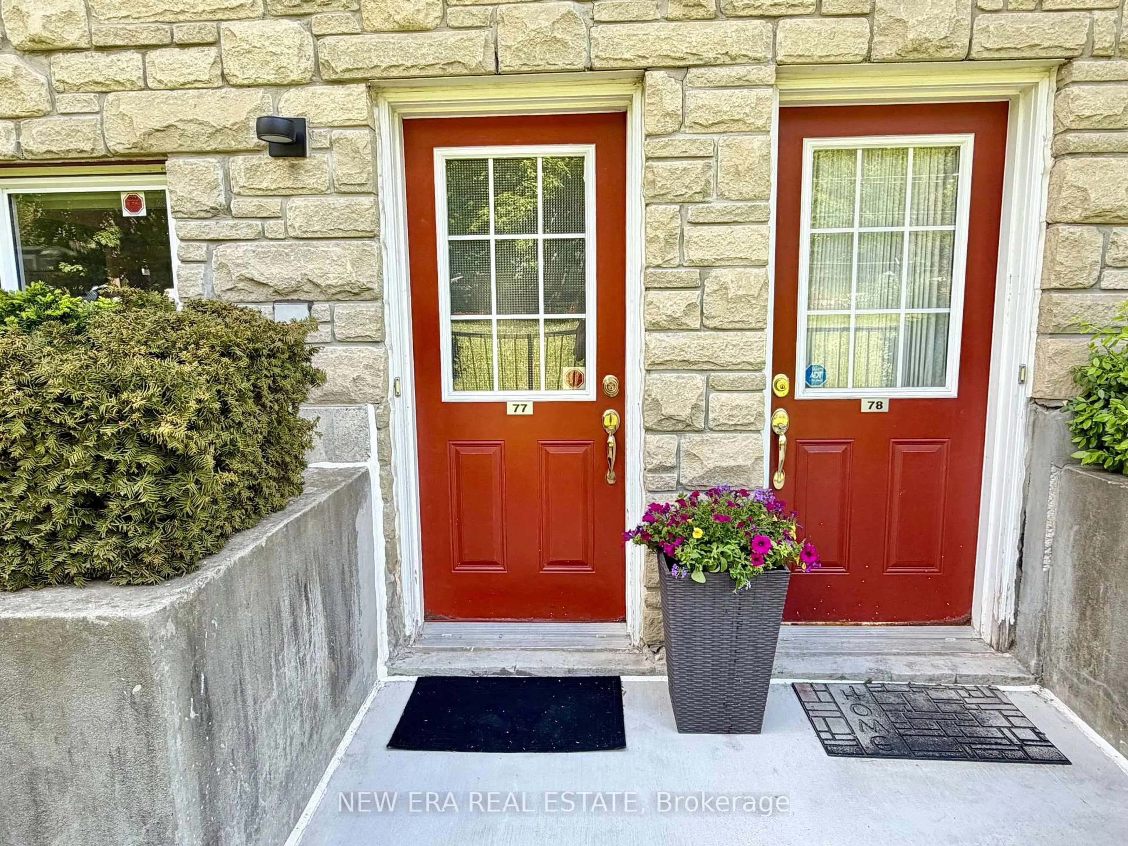 Indoor entryway for 65 Foundry Ave #77, Toronto Ontario M6H 4K7