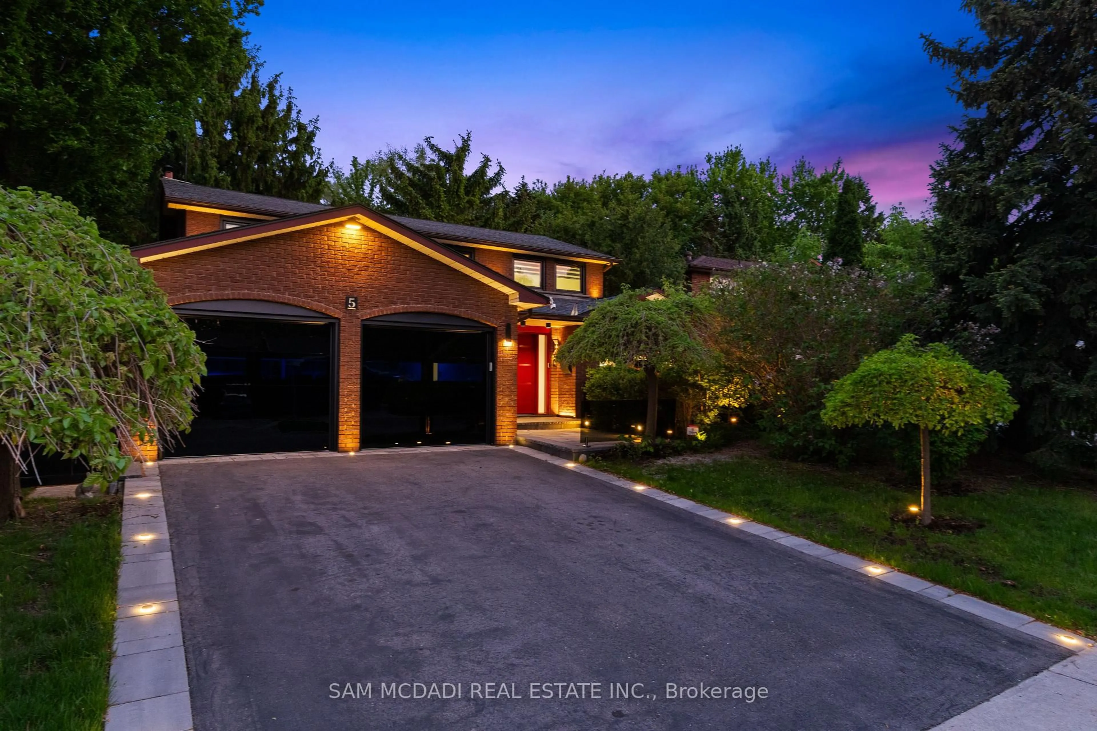 Unknown for 5 Canterbury Cres, Toronto Ontario M9A 5A4