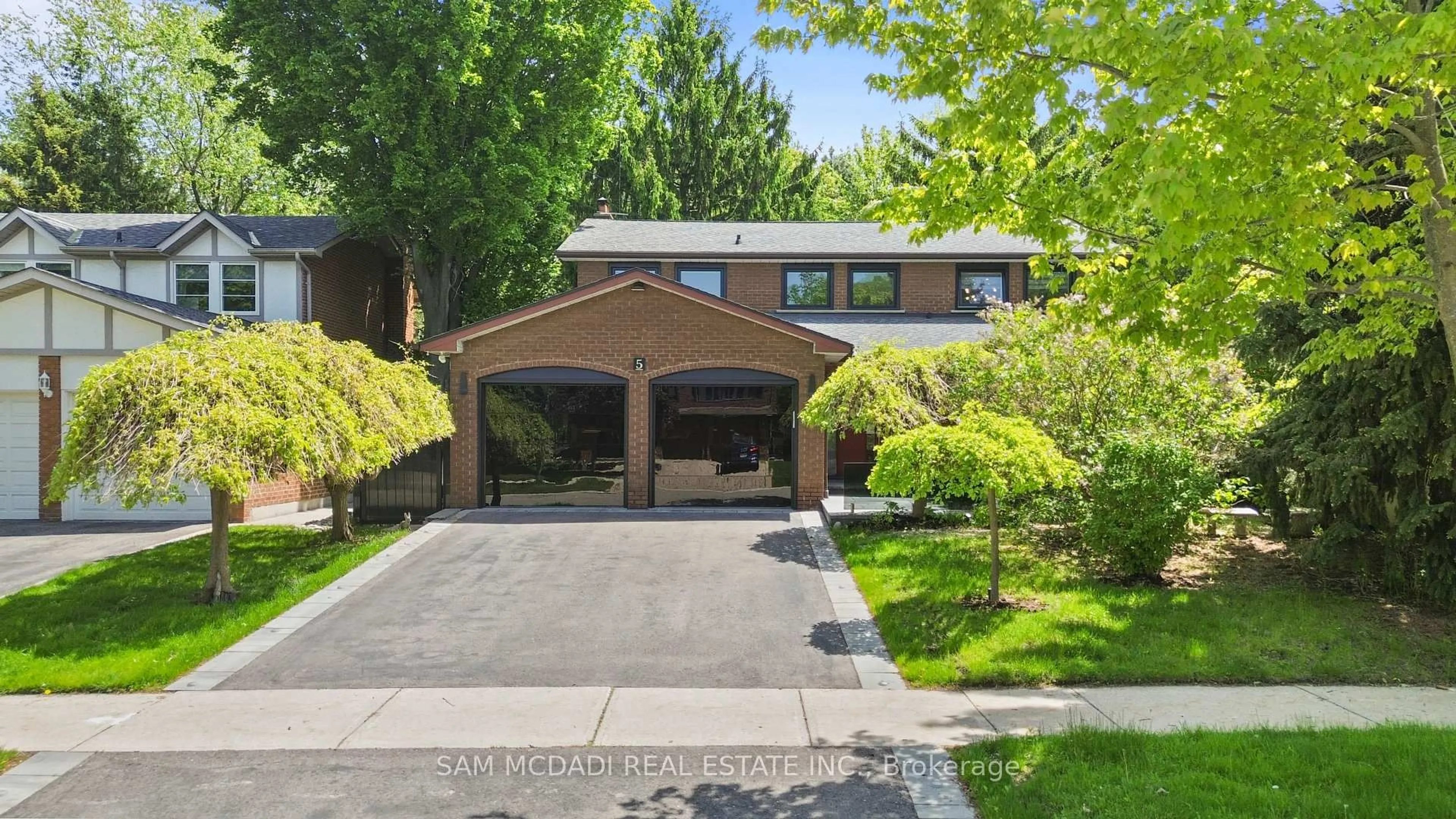 Unknown for 5 Canterbury Cres, Toronto Ontario M9A 5A4