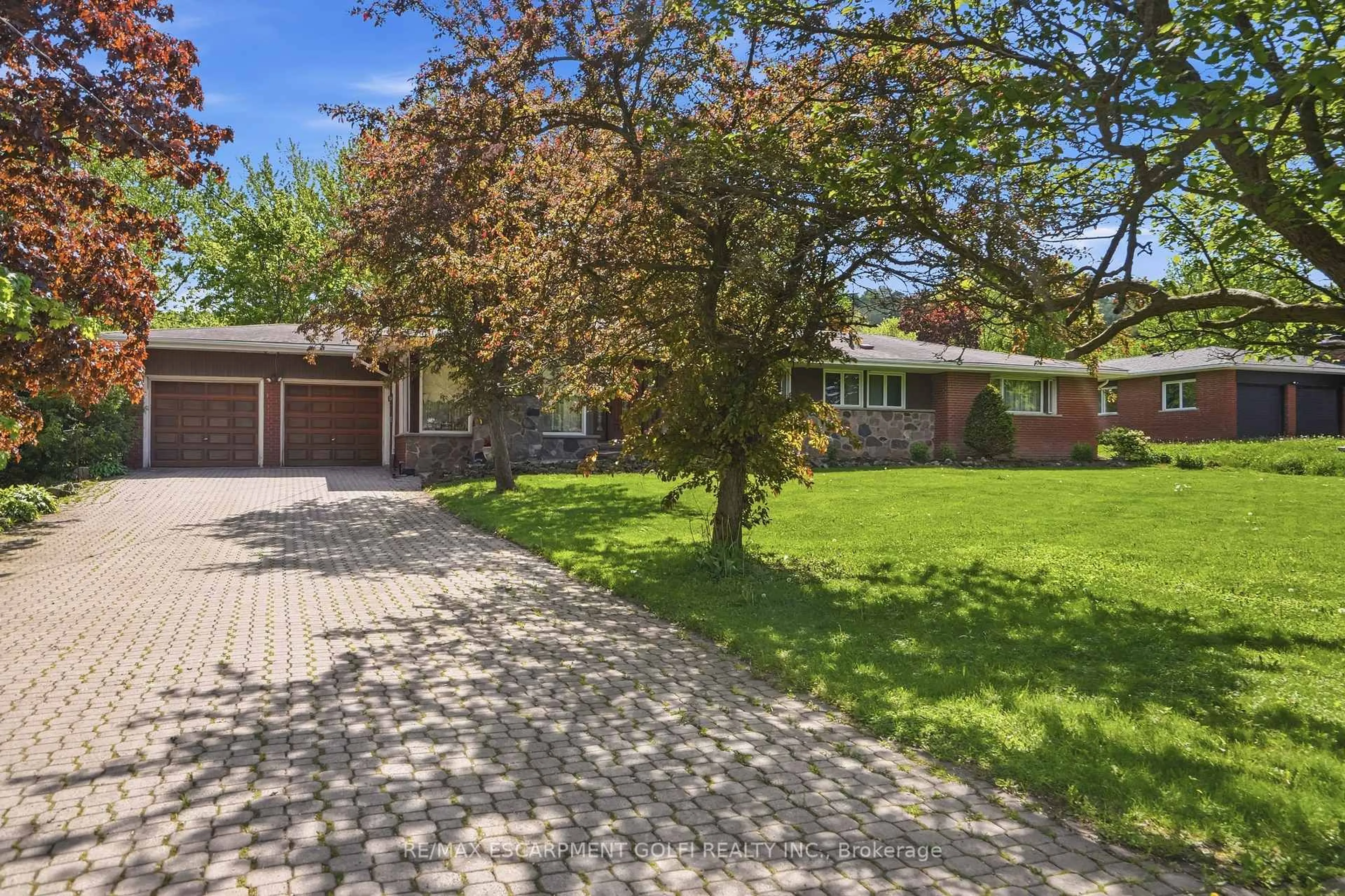 A pic from outside/outdoor area/front of a property/back of a property/a pic from drone, street for 7696 Old Tremaine Rd, Milton Ontario L9E 1B6