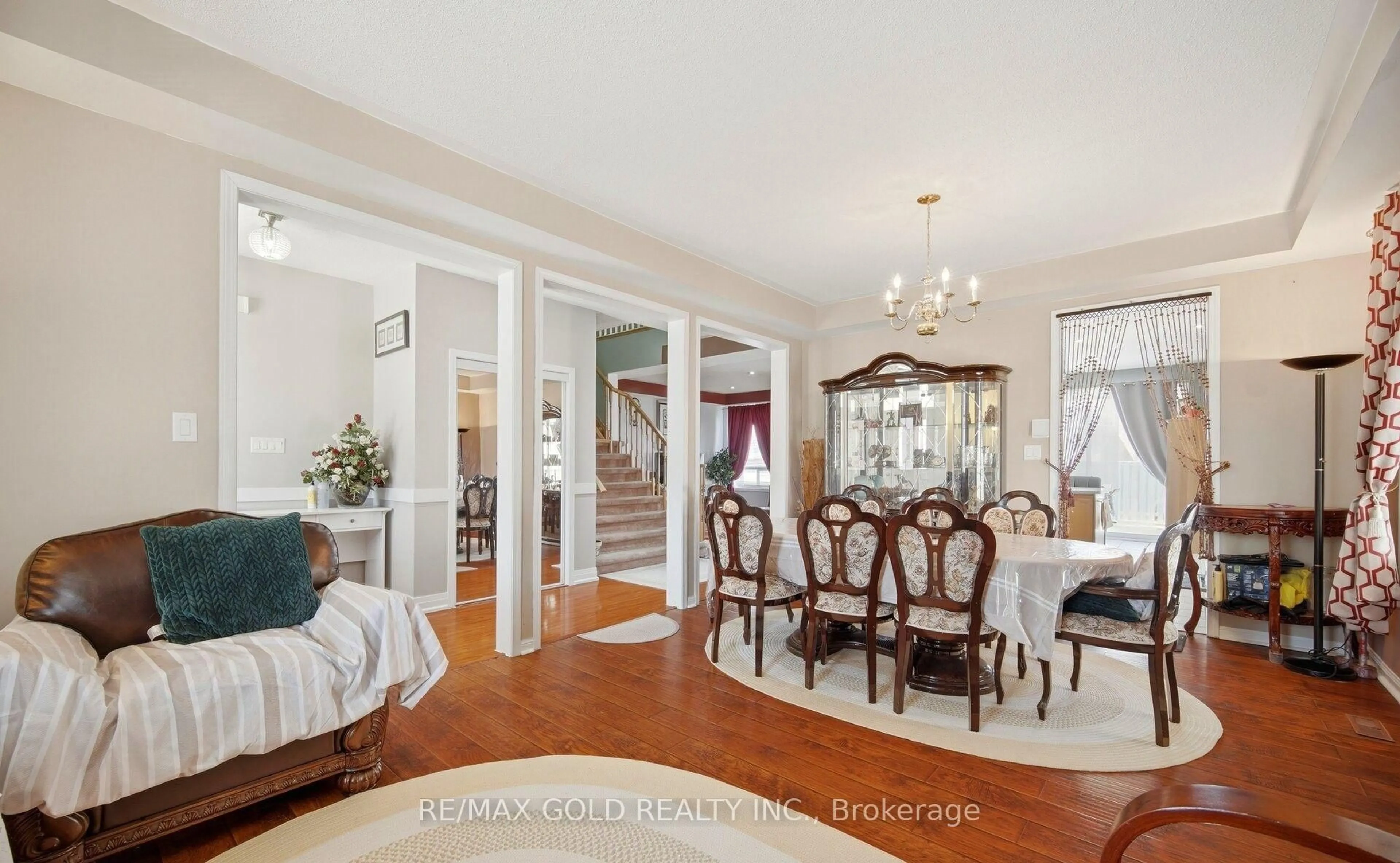 Dining room, unknown for 28 Latania Blvd, Brampton Ontario L6P 1S9