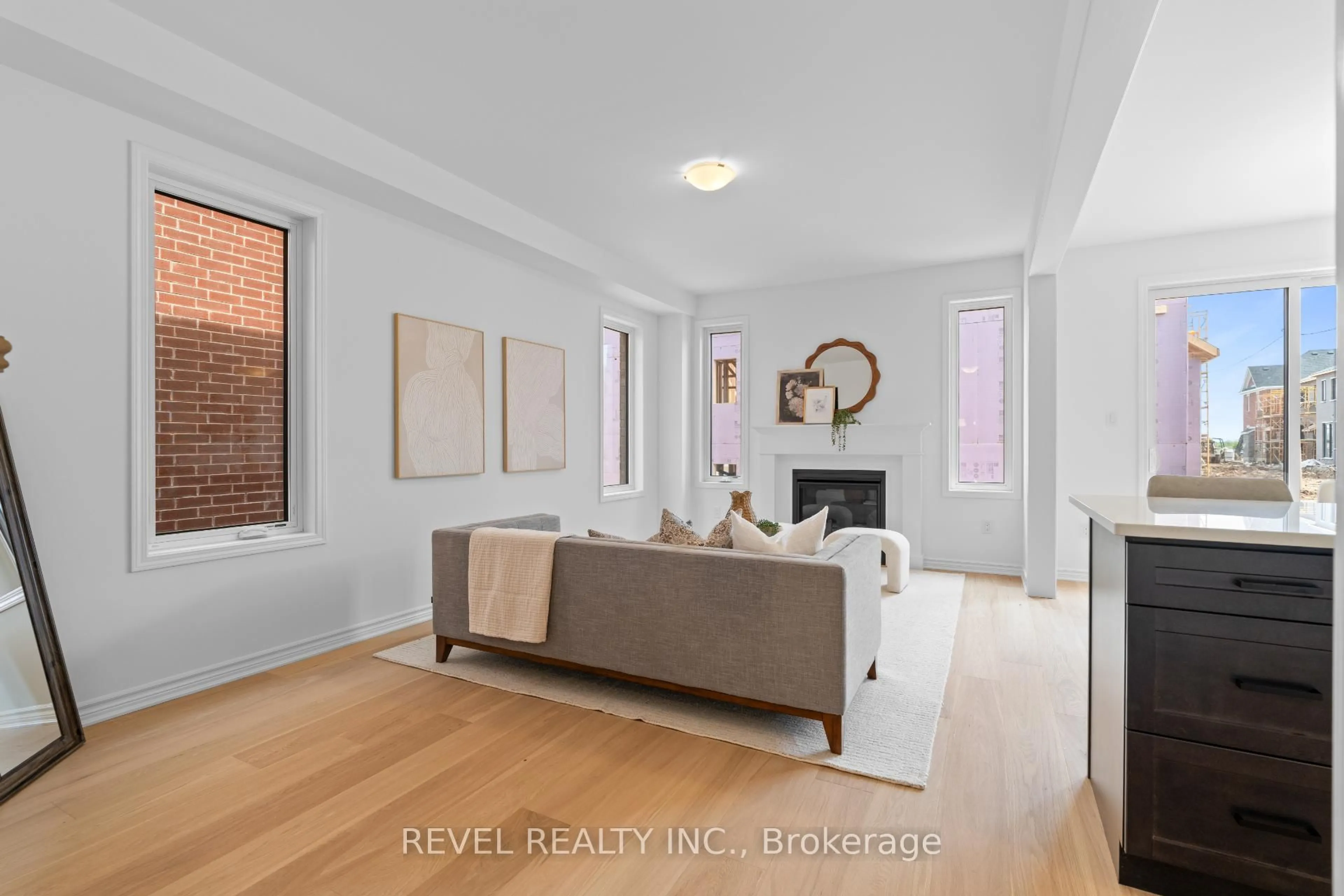 Living room with furniture, unknown for 1488 Culcastle Dr, Milton Ontario L9E 2H9
