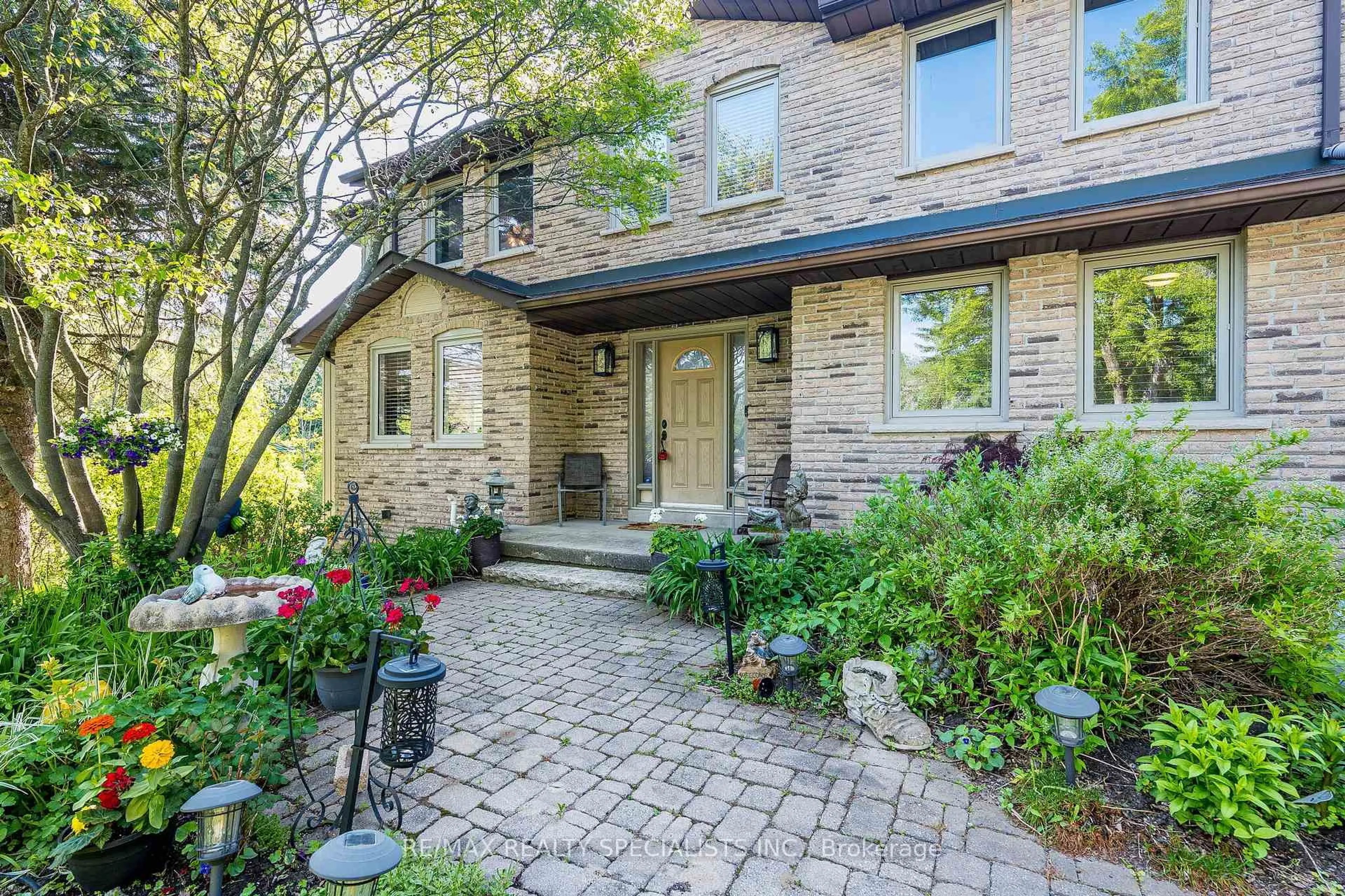 Home with brick exterior material, street for 9 Mccartney Dr, Caledon Ontario L7C 0B7