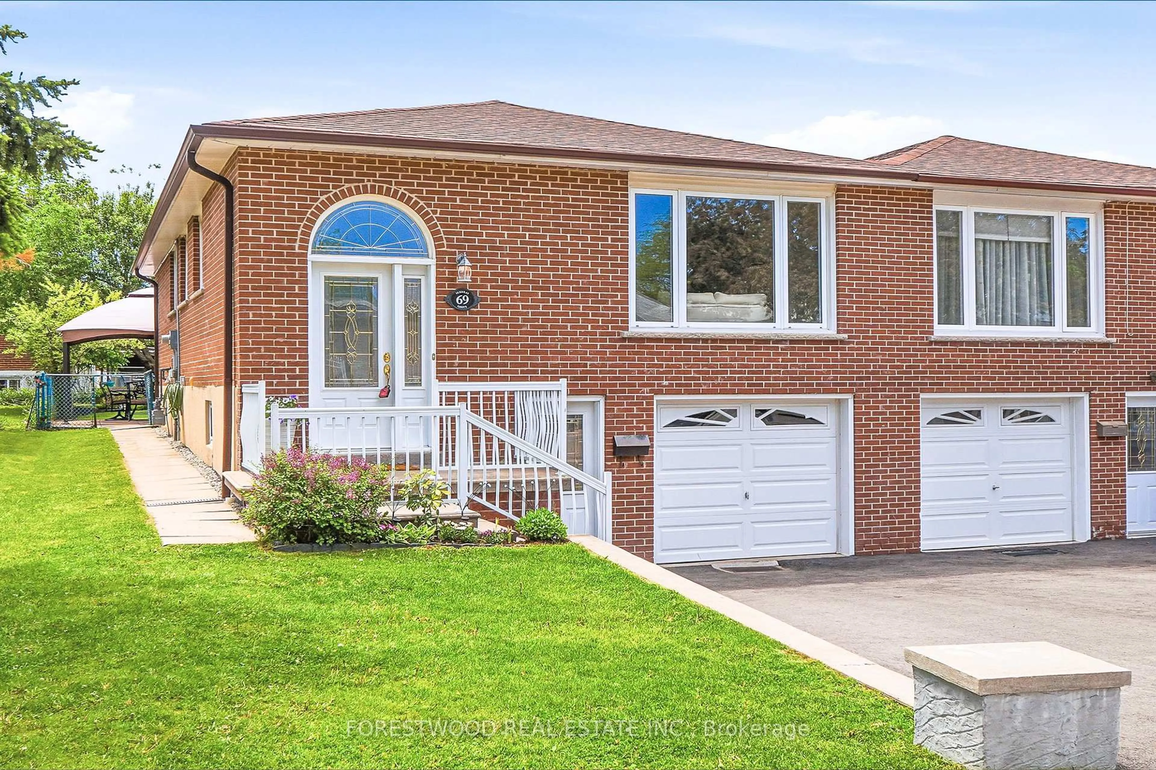 Home with brick exterior material, street for 69 Surbray Grve, Mississauga Ontario L5B 2E2