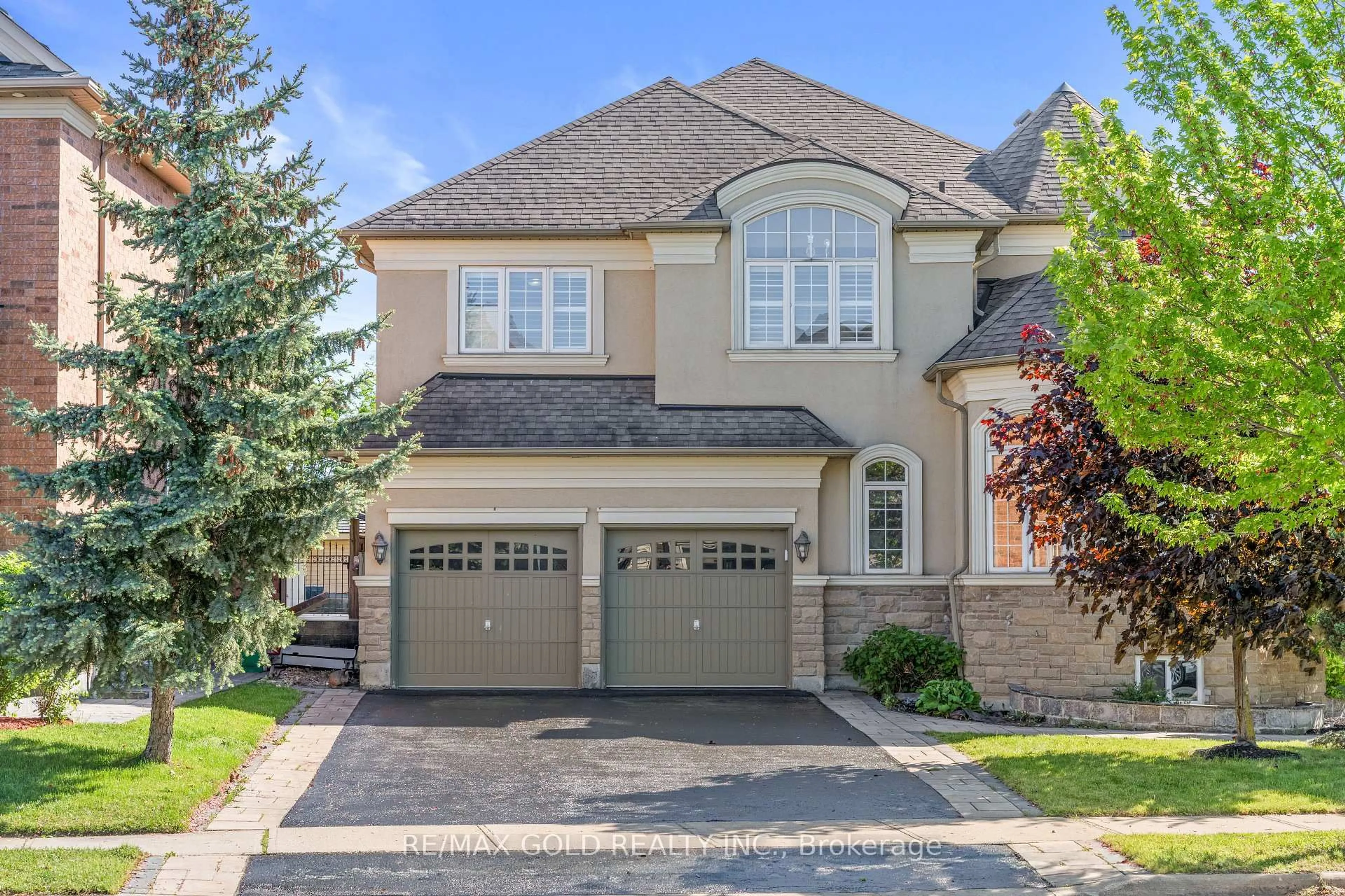 Home with brick exterior material, street for 18 Hampton Springs Dr, Brampton Ontario L6P 2W4