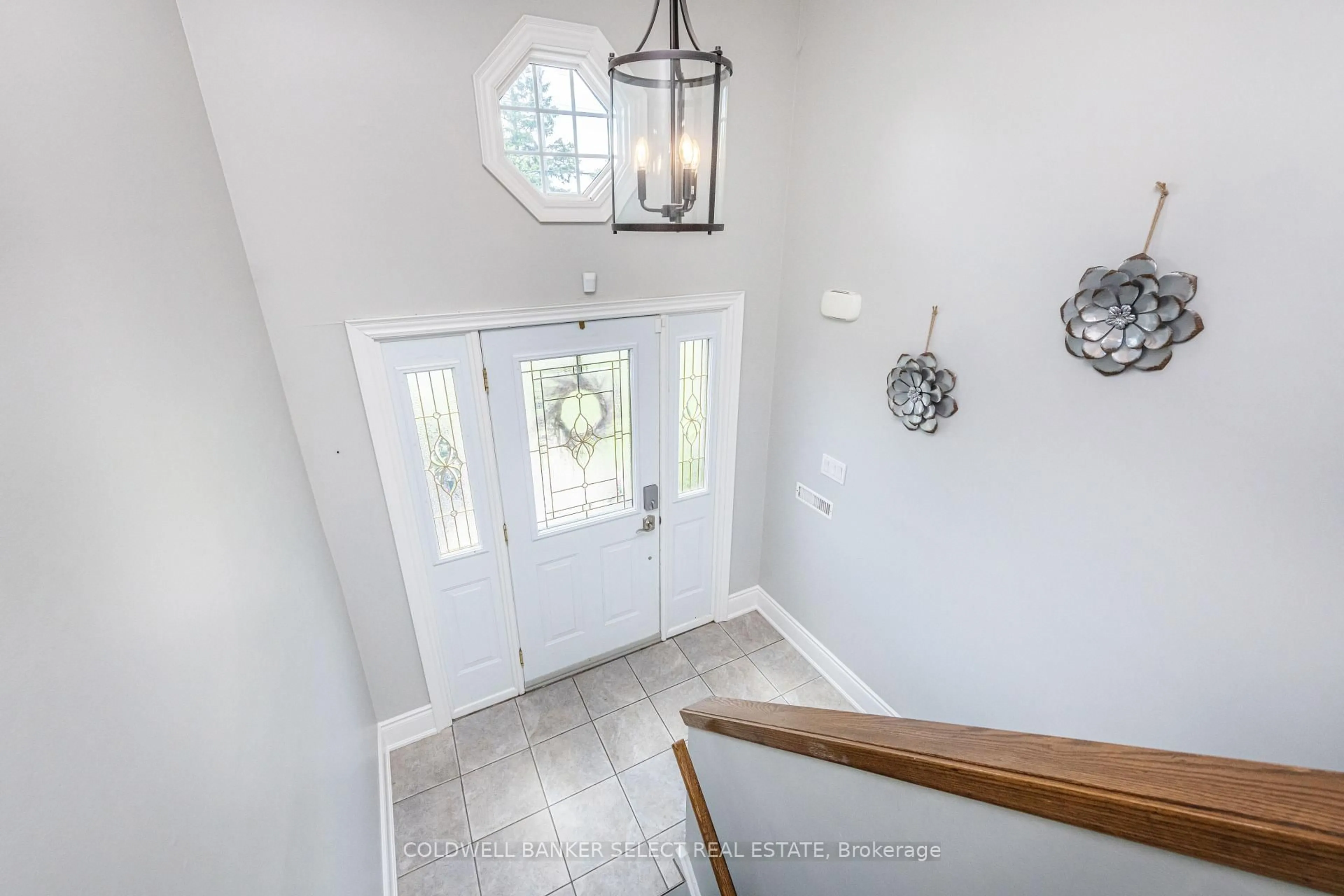 Indoor entryway for 149 Ellwood Dr, Caledon Ontario L7E 4W5