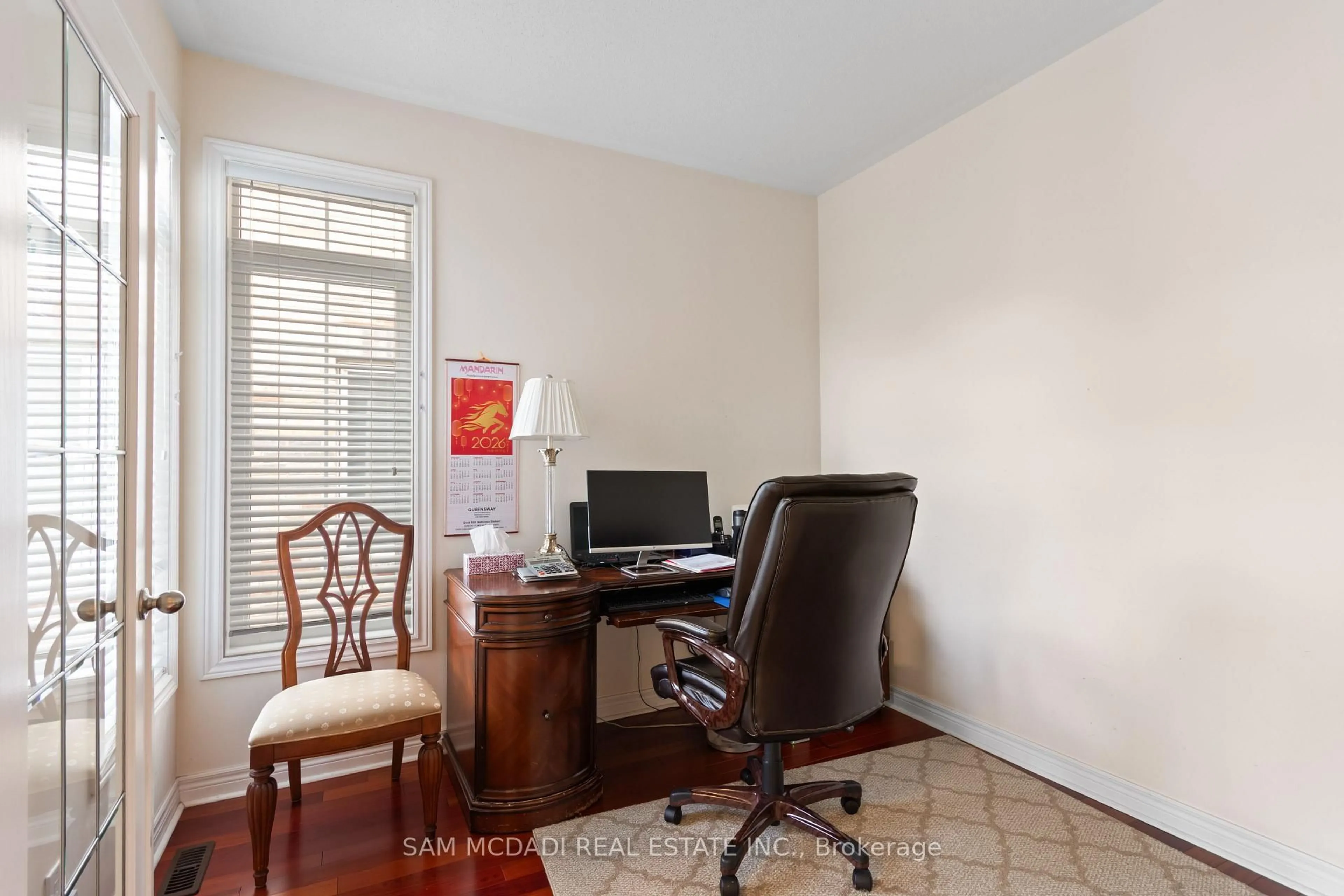 A pic of a room for 3352 Erin Centre Blvd, Mississauga Ontario L5M 8C3