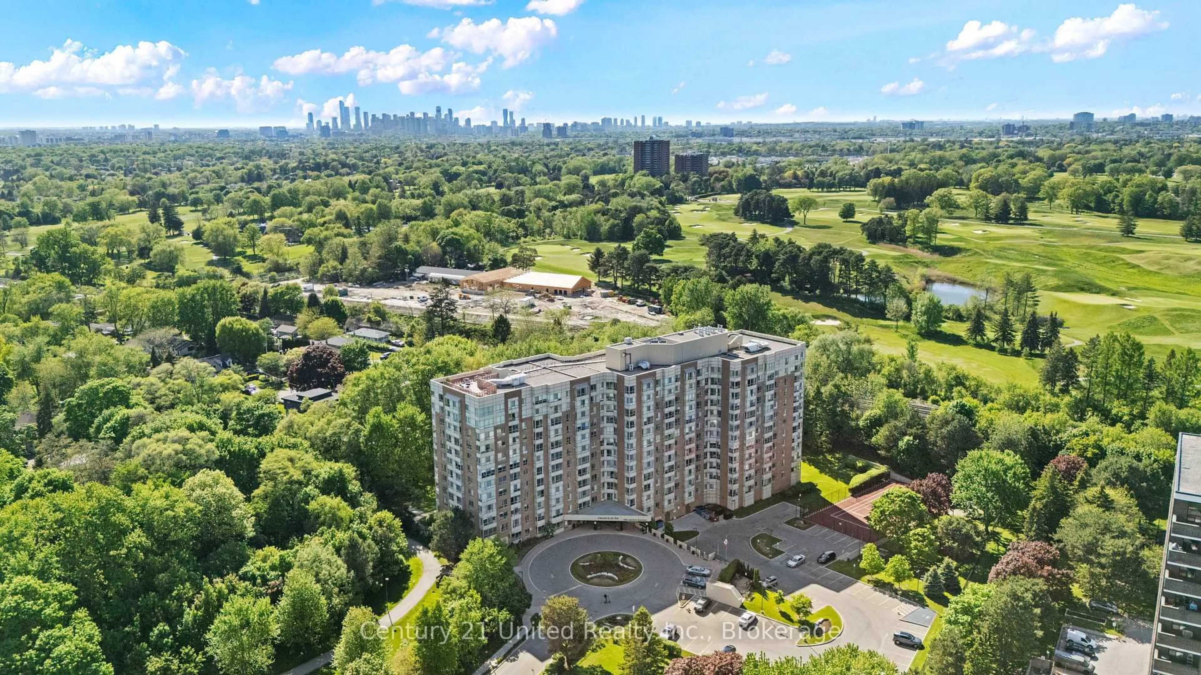 A pic from outside/outdoor area/front of a property/back of a property/a pic from drone, city buildings view from balcony for 1485 Lakeshore Rd #505, Mississauga Ontario L5E 3G2