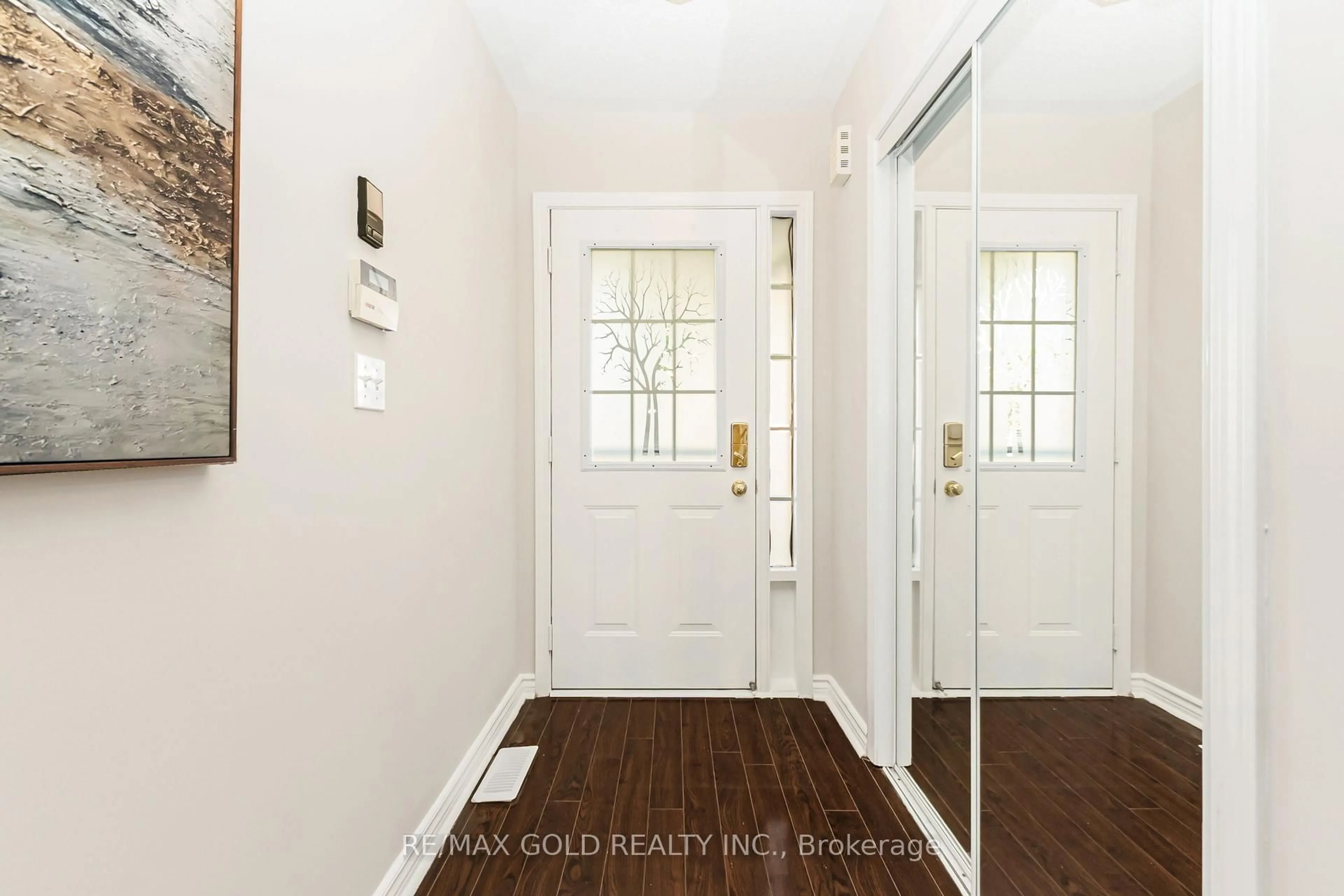Indoor entryway for 644 Porter Way, Milton Ontario L9T 5W2
