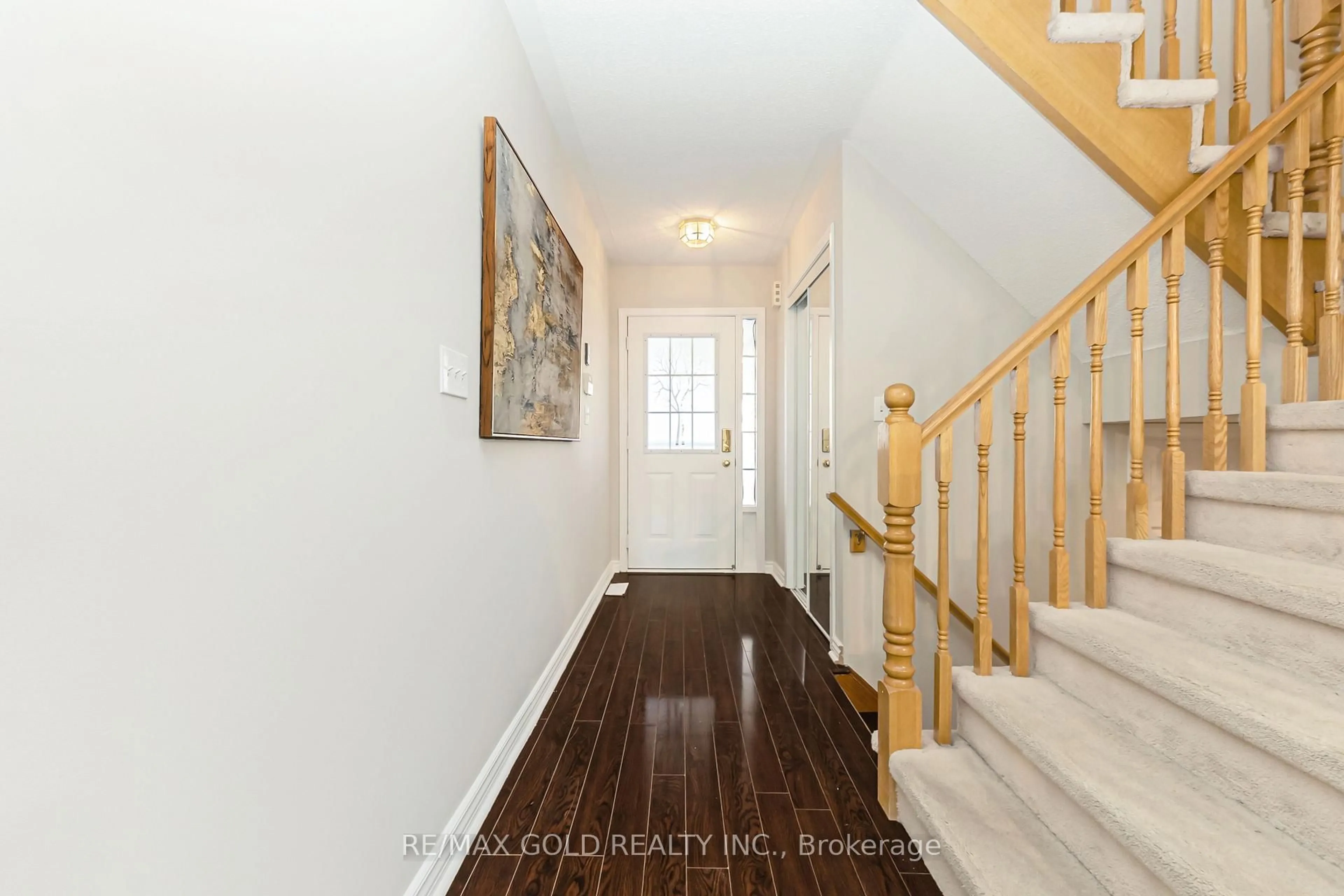 Indoor entryway for 644 Porter Way, Milton Ontario L9T 5W2
