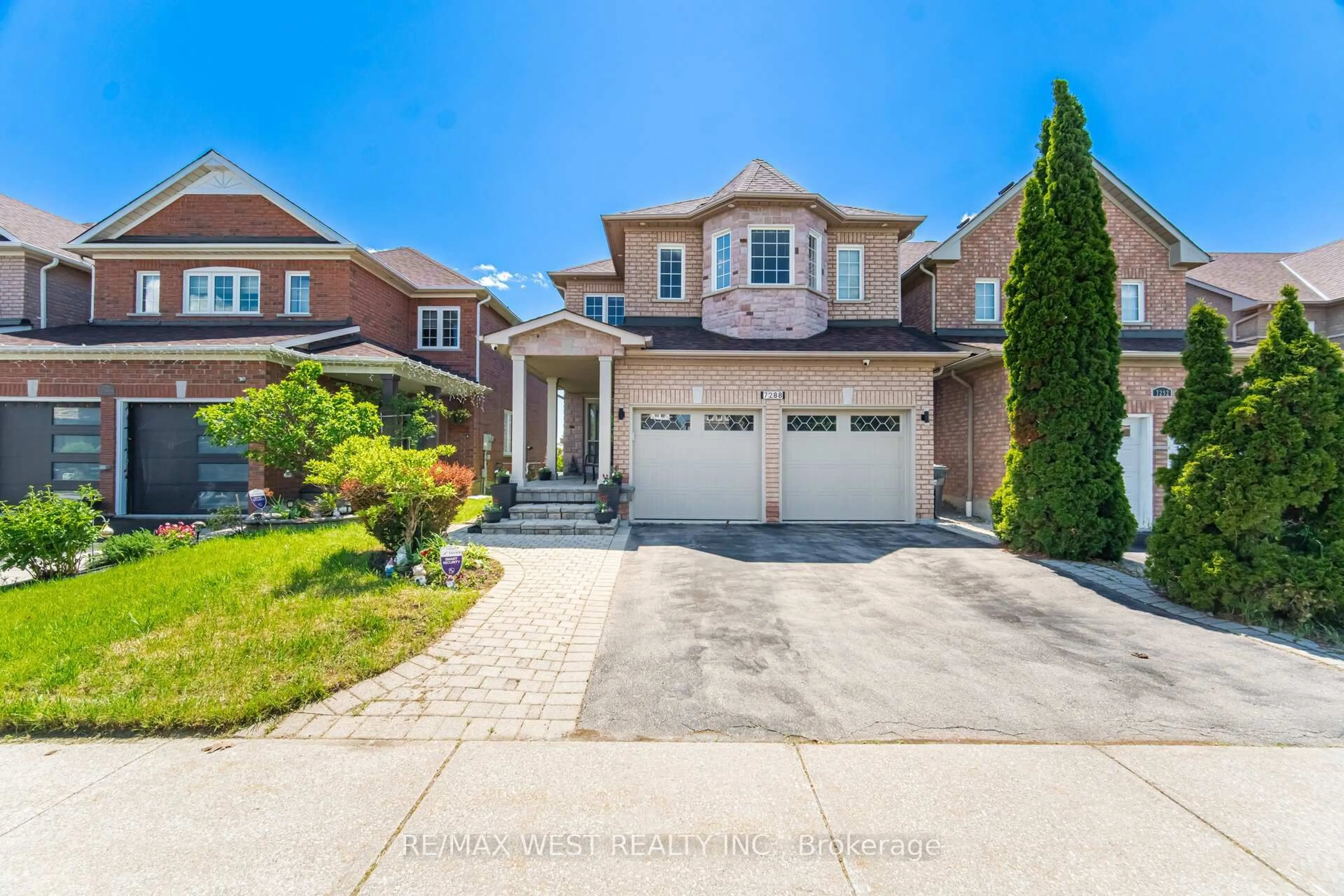 Home with brick exterior material, street for 7288 Zinnia Pl, Mississauga Ontario L5W 1K6