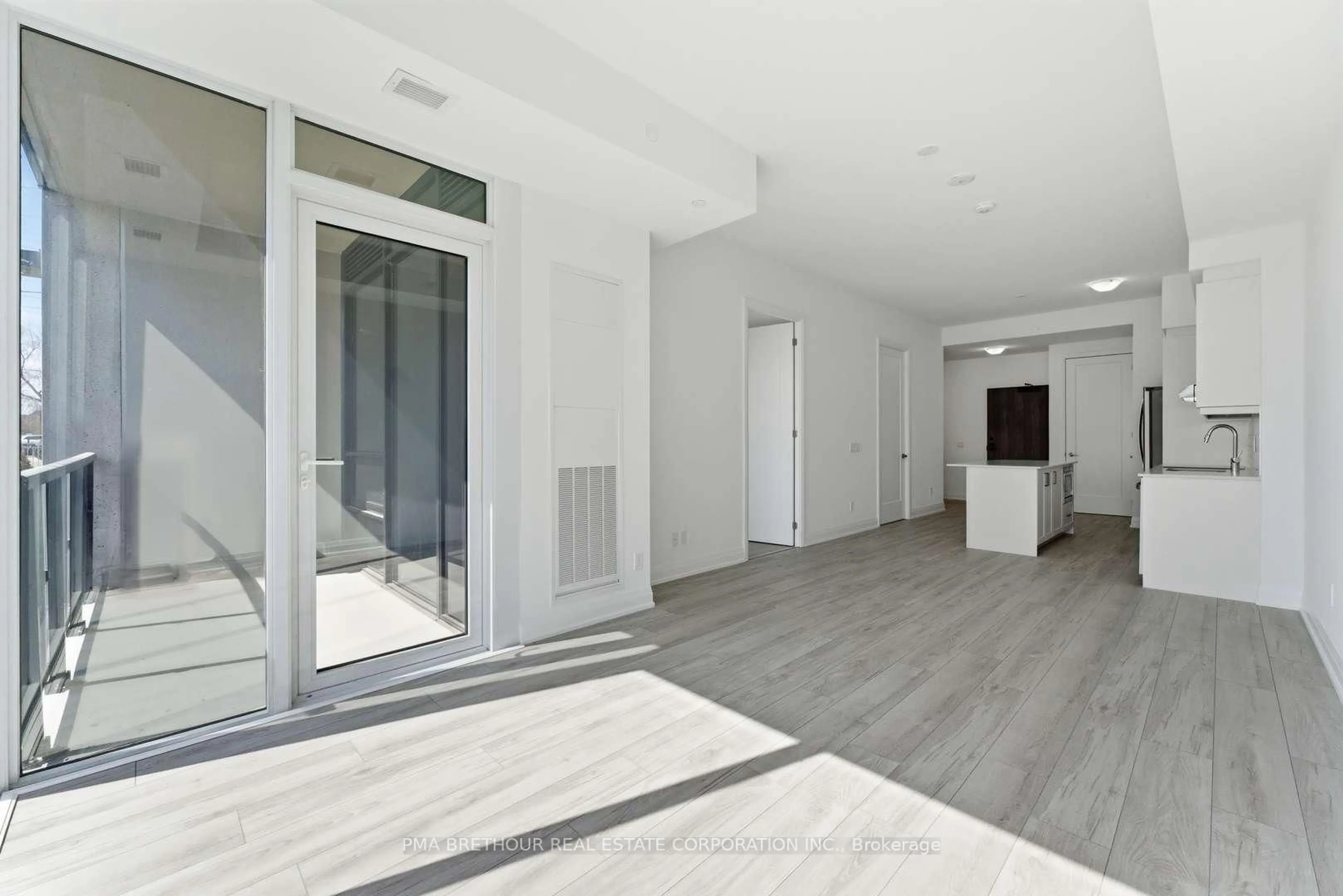 Unknown for 1035 Southdown Rd #105, Mississauga Ontario L5J 0A2