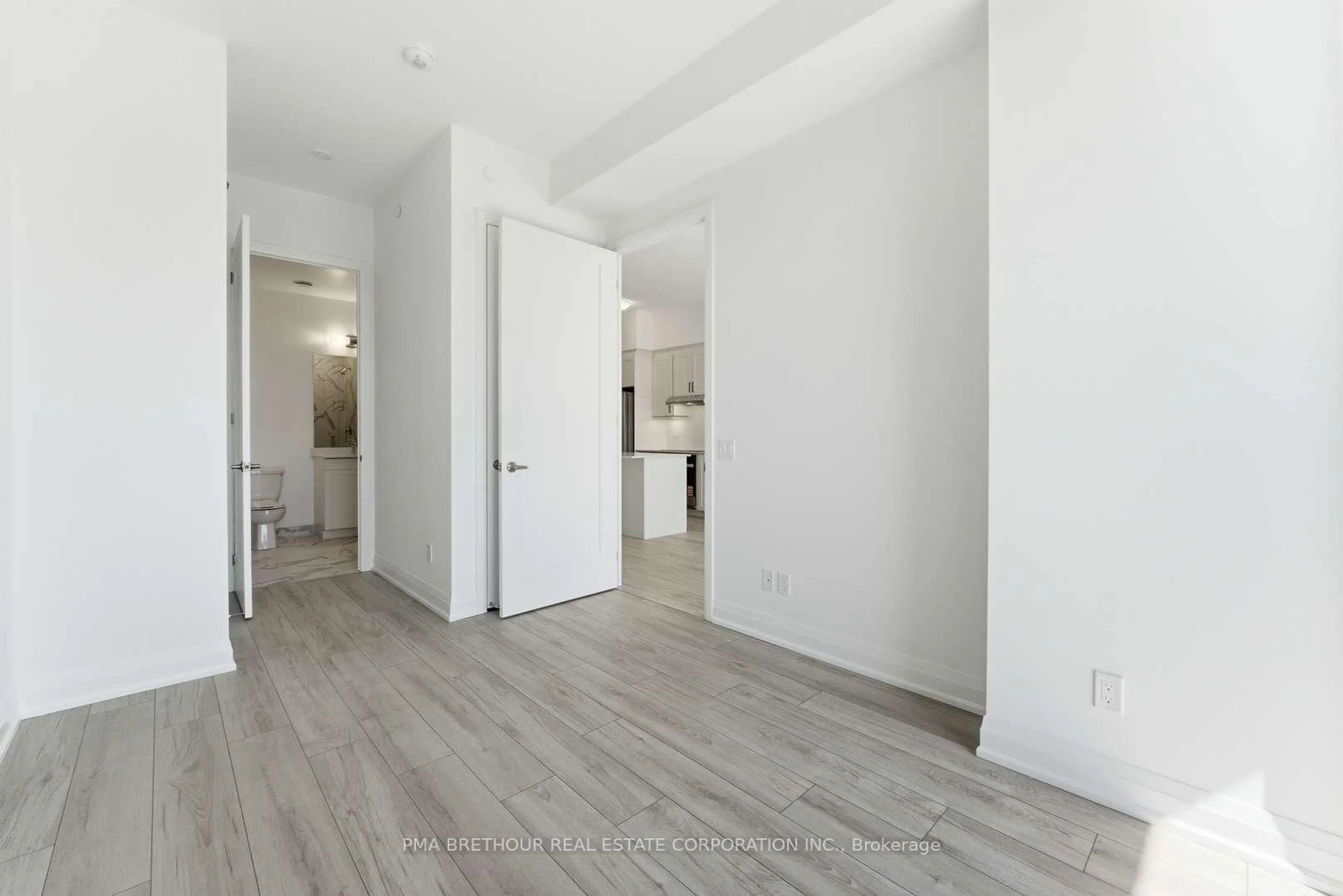 A pic of a room for 1035 Southdown Rd #105, Mississauga Ontario L5J 0A2