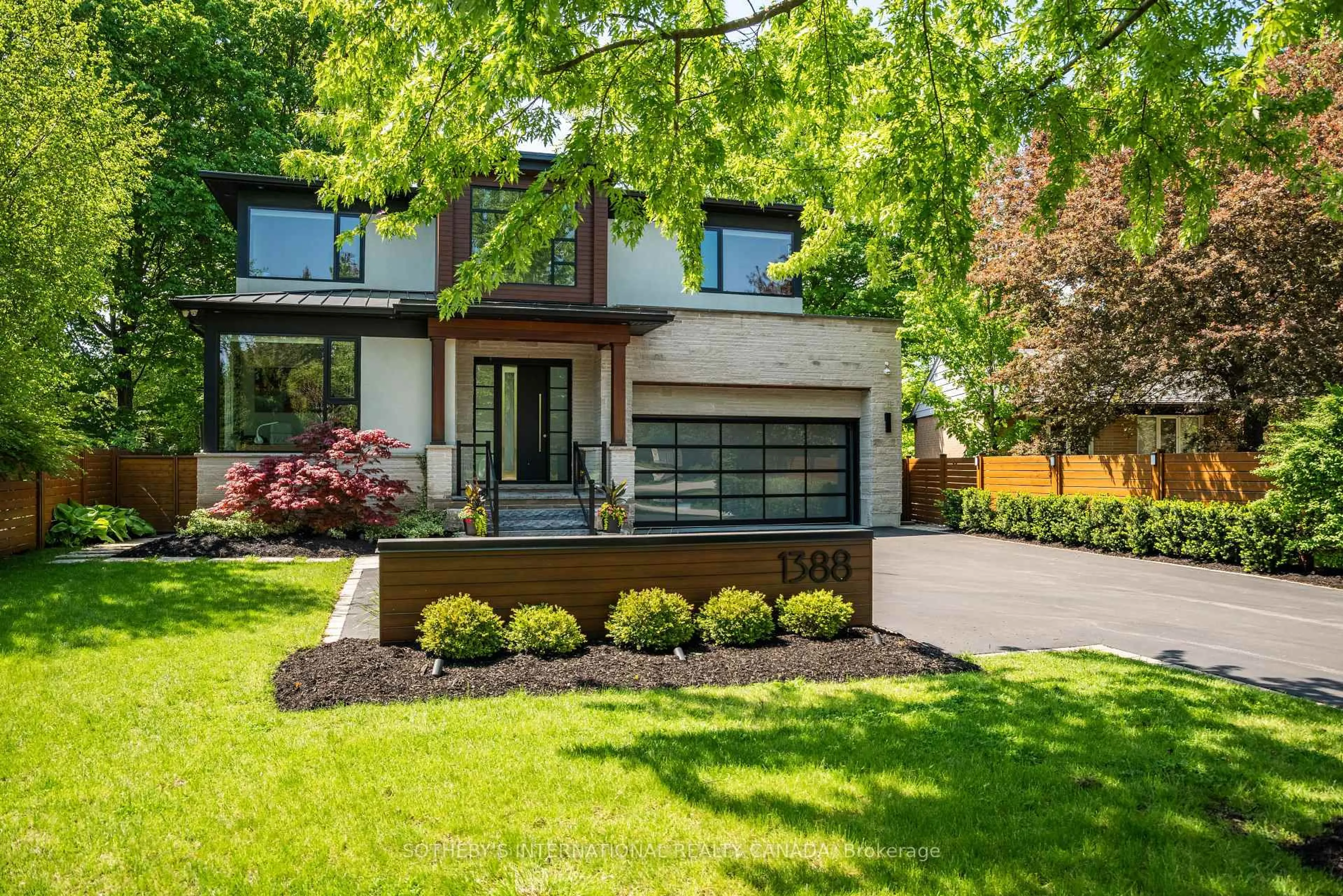 Home with brick exterior material, street for 1388 Acton Cres, Oakville Ontario L6J 2S5