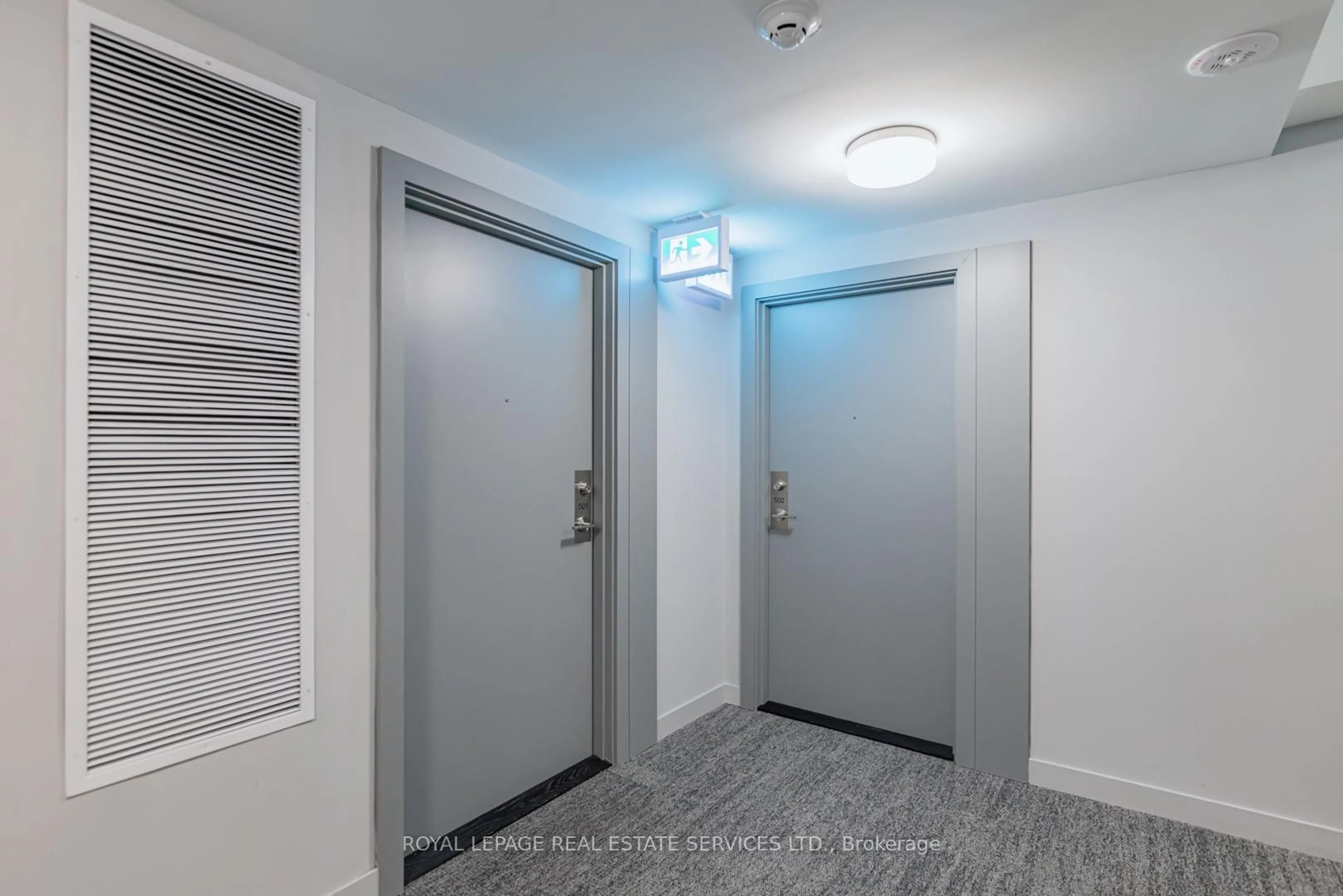Indoor foyer for 859 The Queensway #502, Toronto Ontario M8Z 1N8