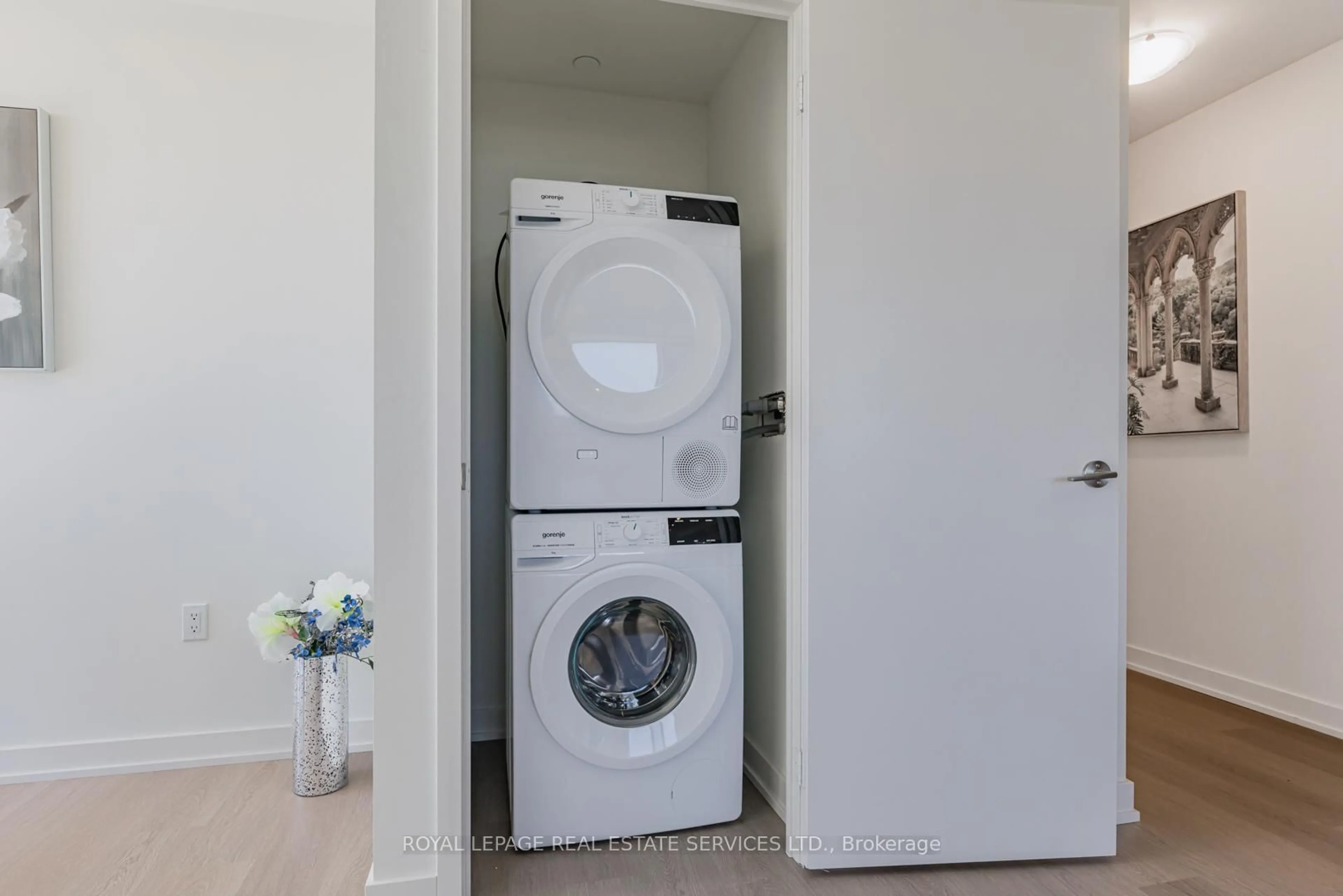 Laundry room for 859 The Queensway #502, Toronto Ontario M8Z 1N8
