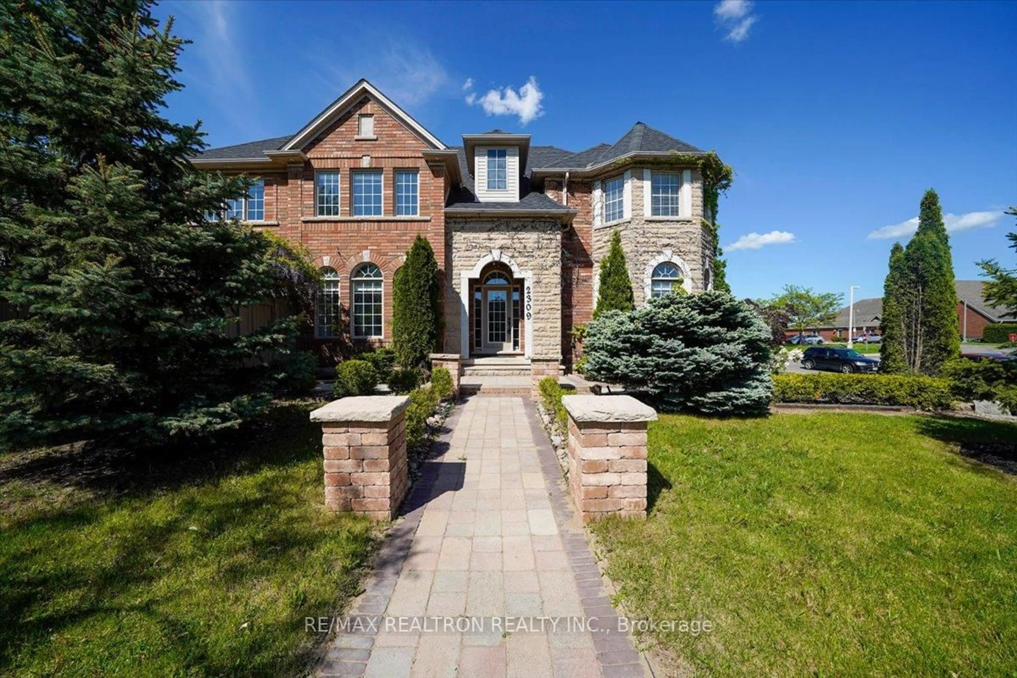Home with brick exterior material, unknown for 2309 Eighth Line, Oakville Ontario L6H 7L7