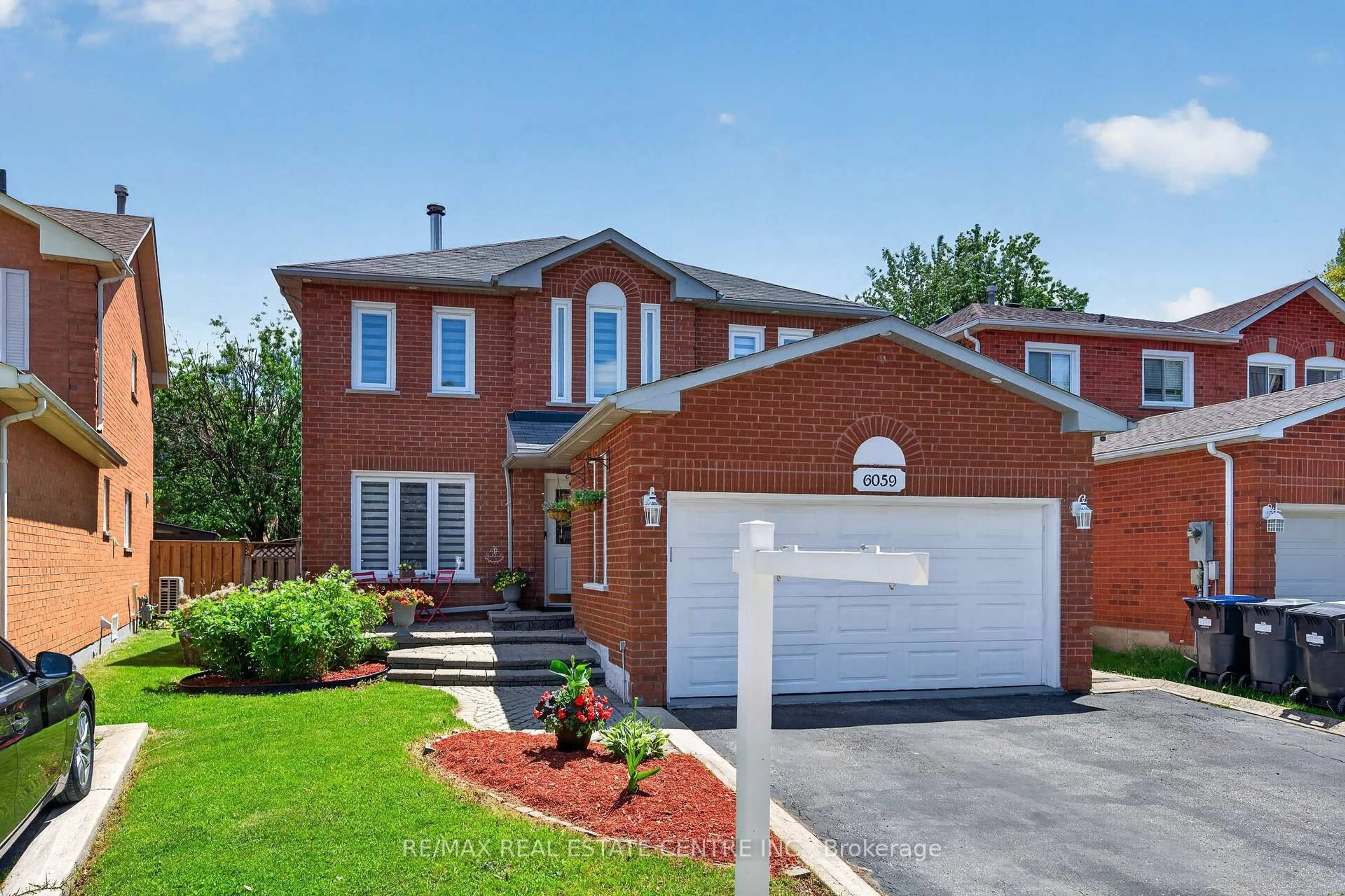 Home with brick exterior material, street for 6059 Gemini Cres, Mississauga Ontario L5N 6B6