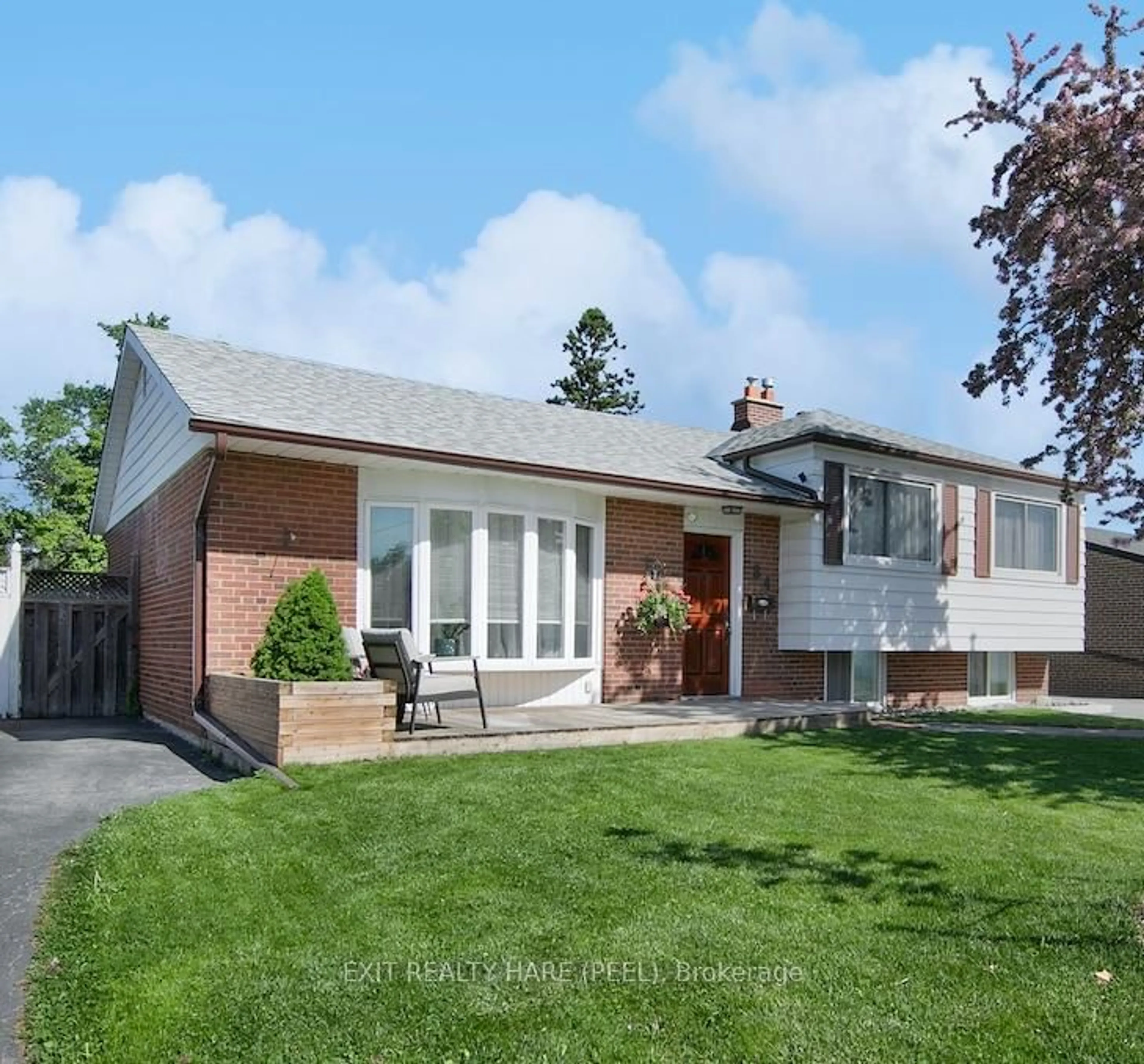 Home with brick exterior material, street for 84 Addington Cres, Brampton Ontario L6T 2R3