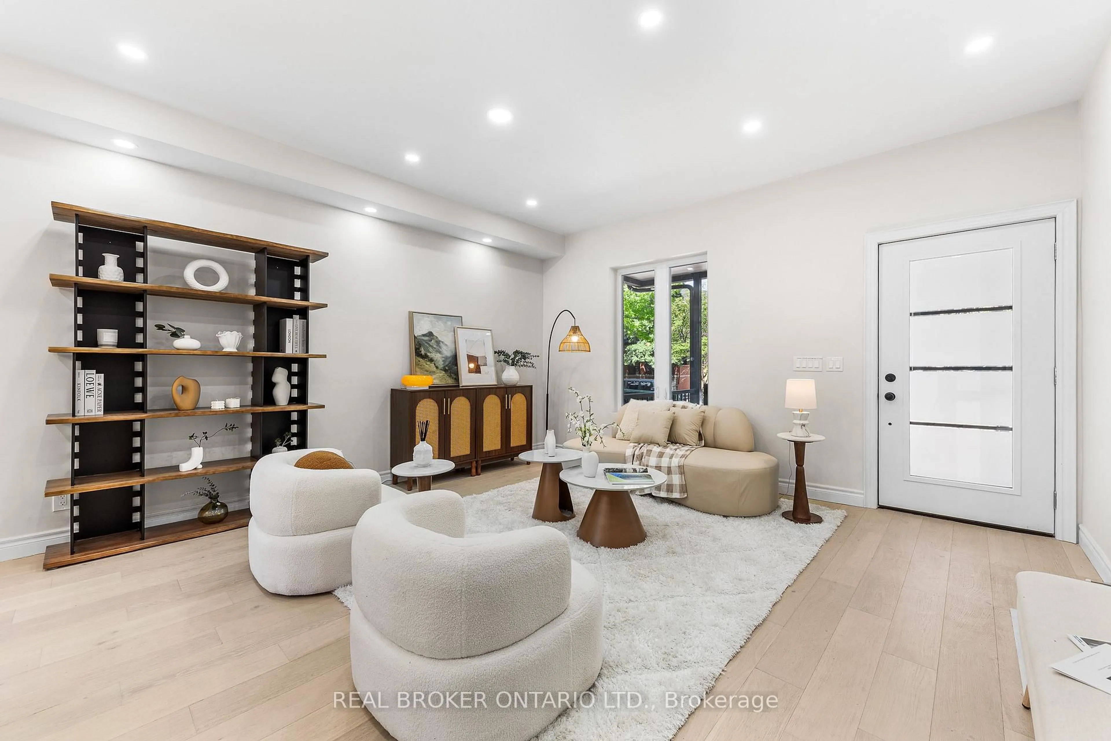 Living room with furniture, unknown for 806 Gladstone Ave, Toronto Ontario M6H 3J6