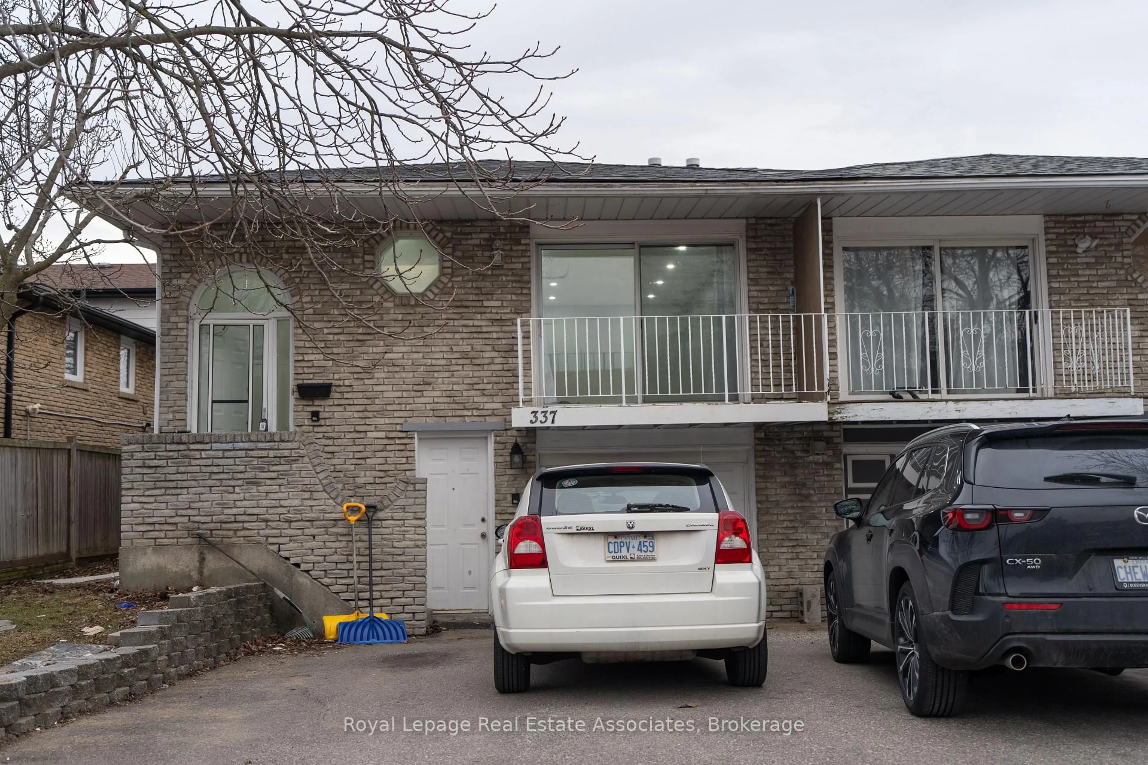 Unknown for 337 Hansen Rd, Brampton Ontario L6V 2Y2
