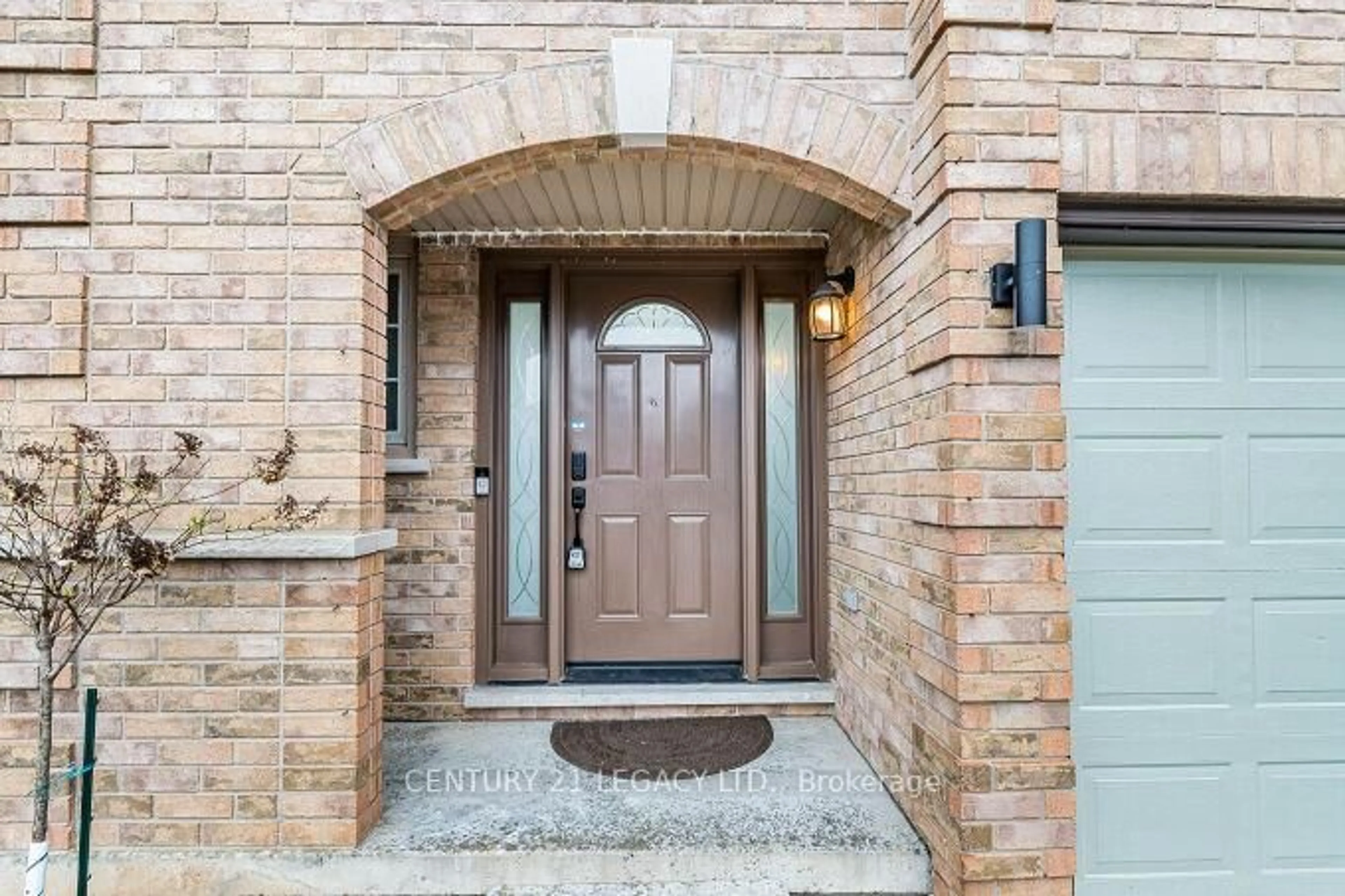 Indoor entryway for 4110 Forest Run Ave, Burlington Ontario L7M 4L7