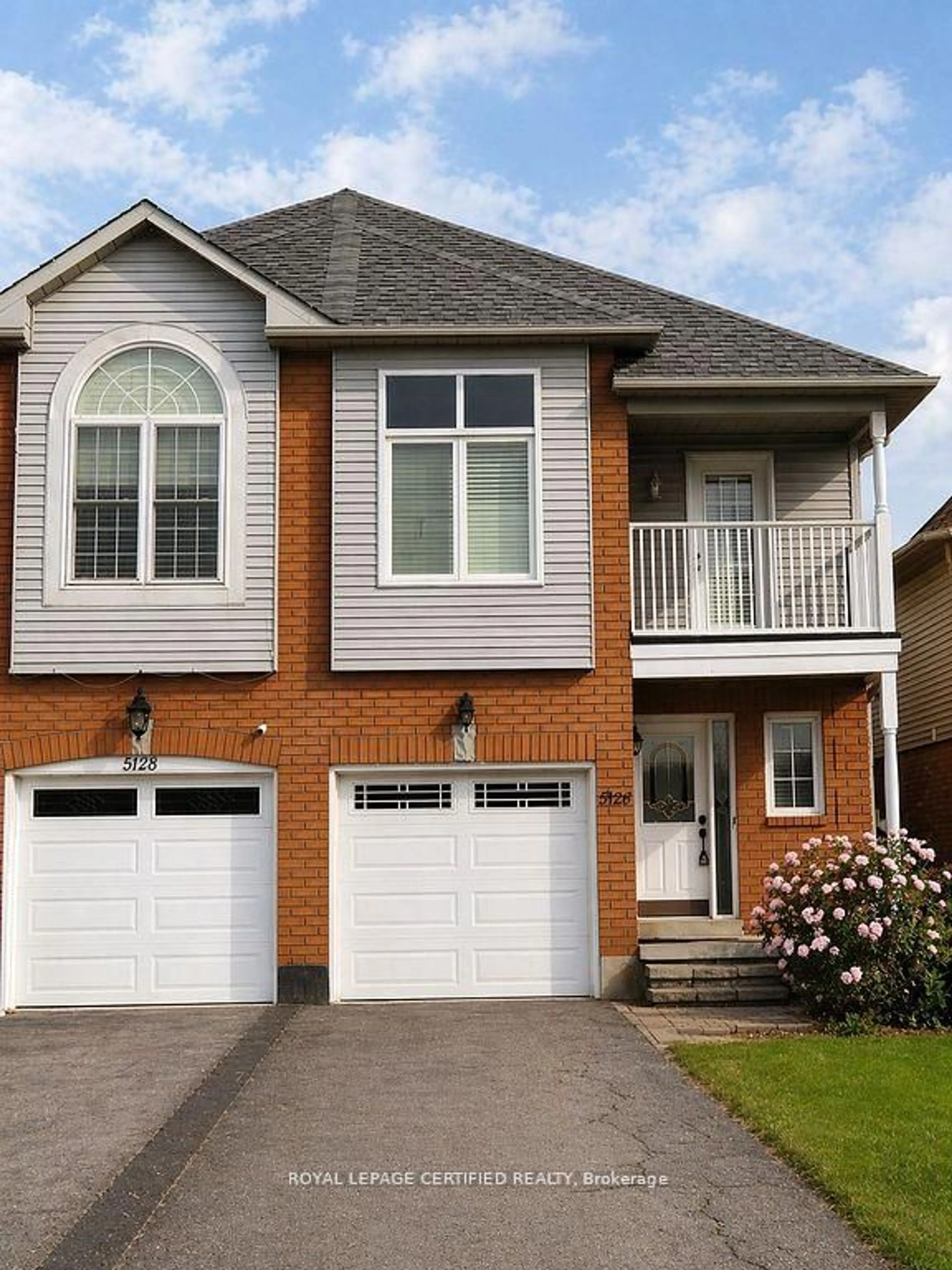 Home with brick exterior material, street for 5126 Des Jardines Dr, Burlington Ontario L7L 6L7