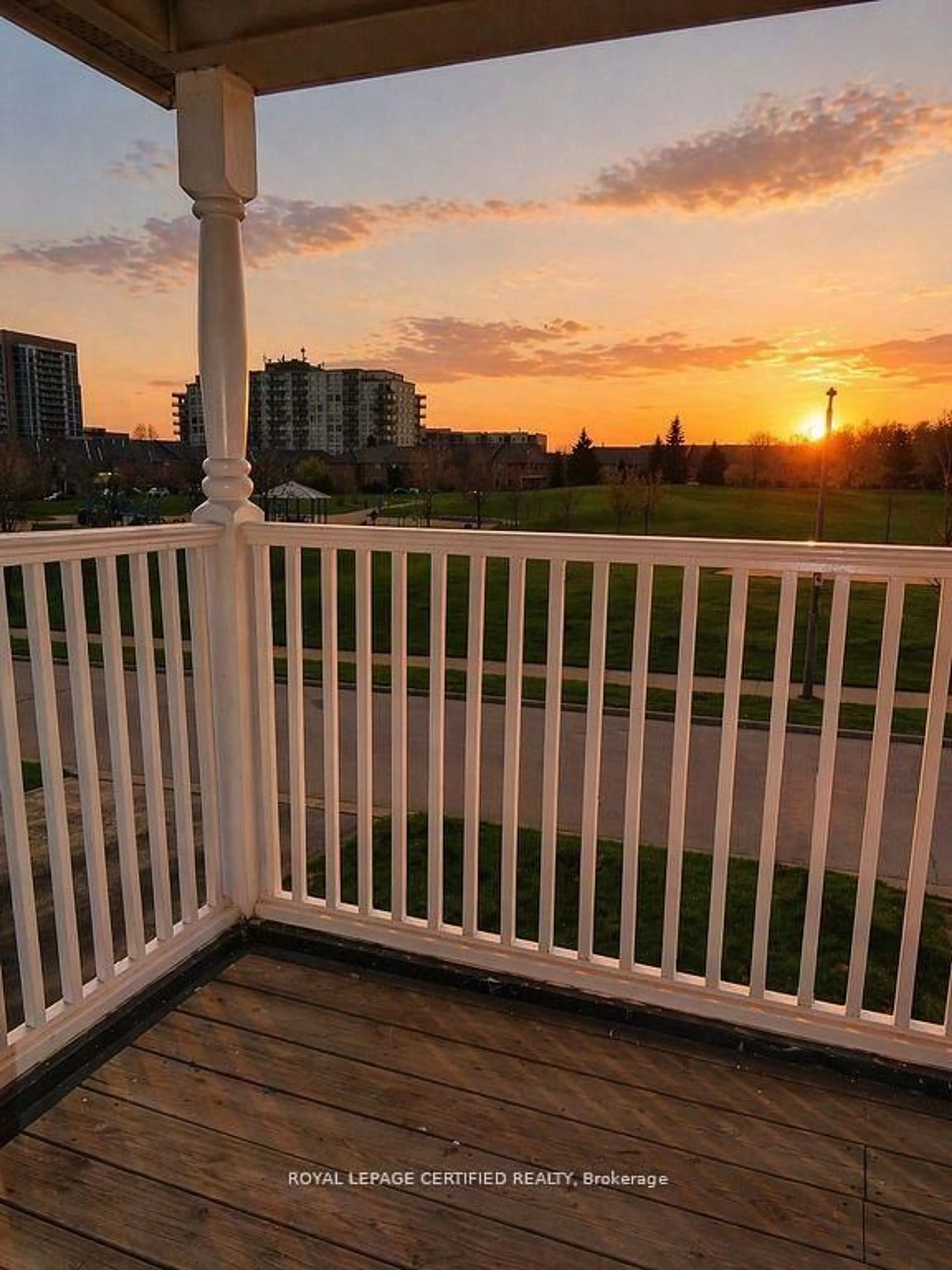 Balcony in the apartment, water/lake/river/ocean view for 5126 Des Jardines Dr, Burlington Ontario L7L 6L7
