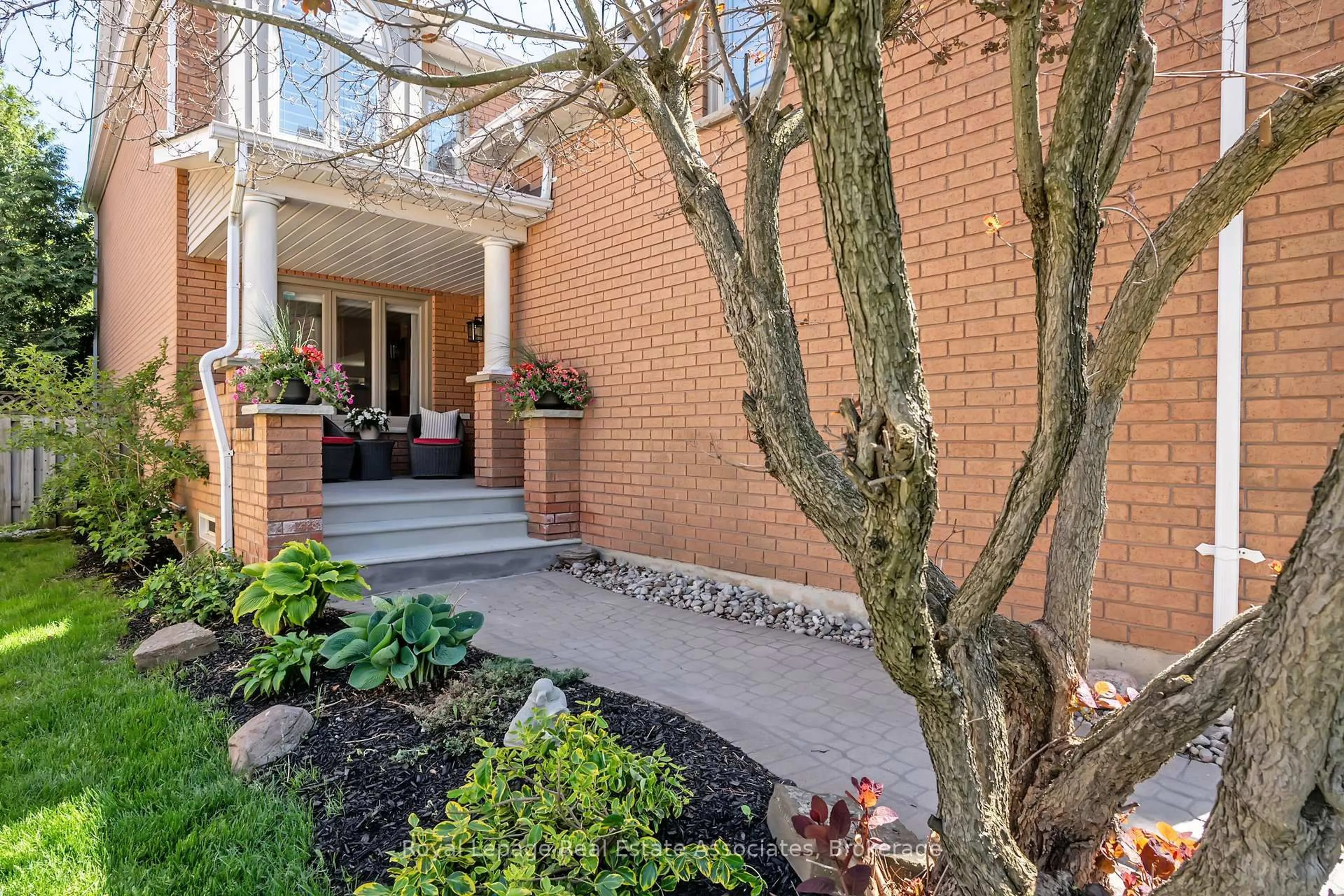Unknown for 5936 Bell Harbour Dr, Mississauga Ontario L5M 5K7