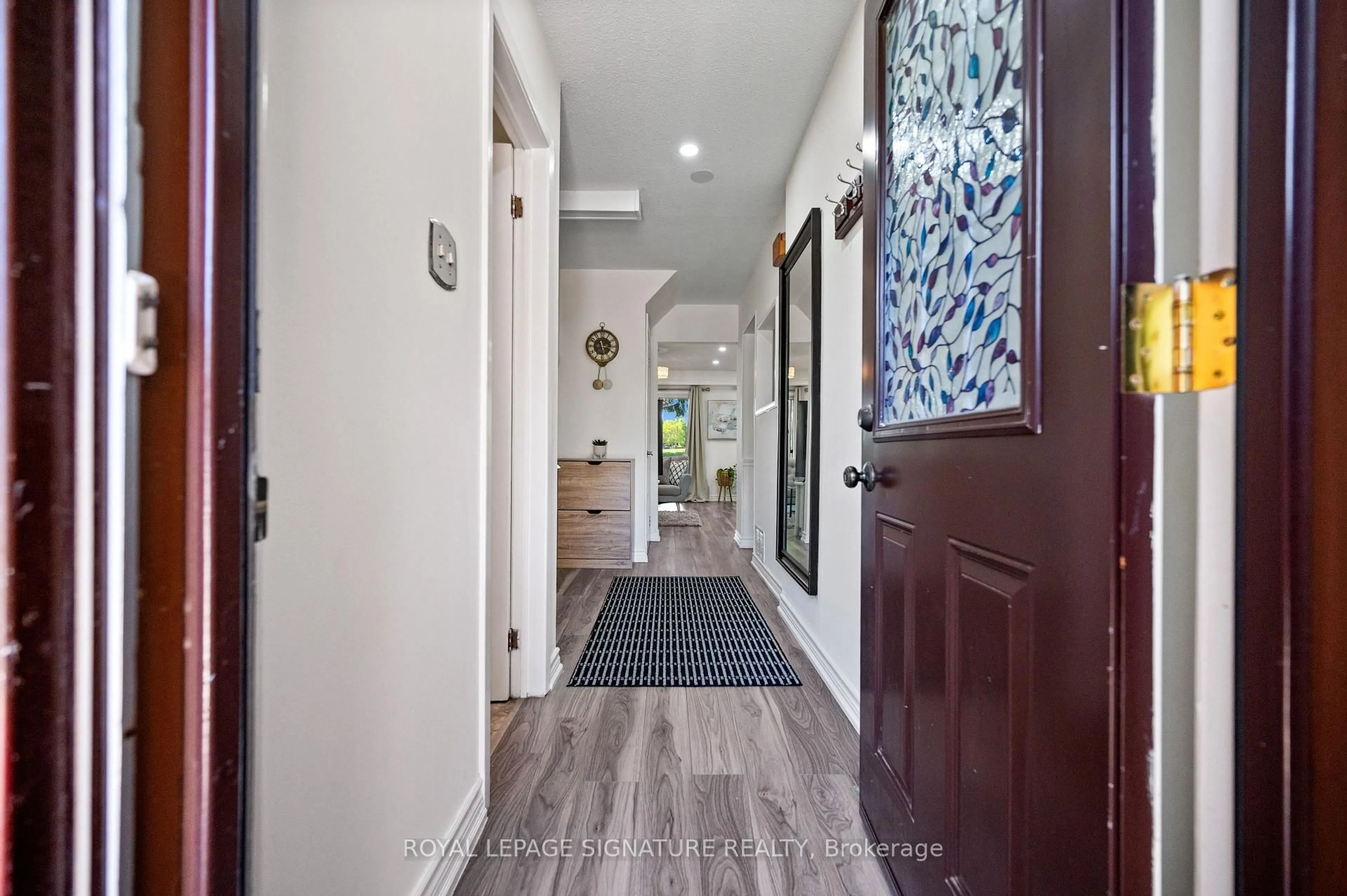 Indoor entryway for 7430 Copenhagen Rd #49, Mississauga Ontario L5N 1Z9