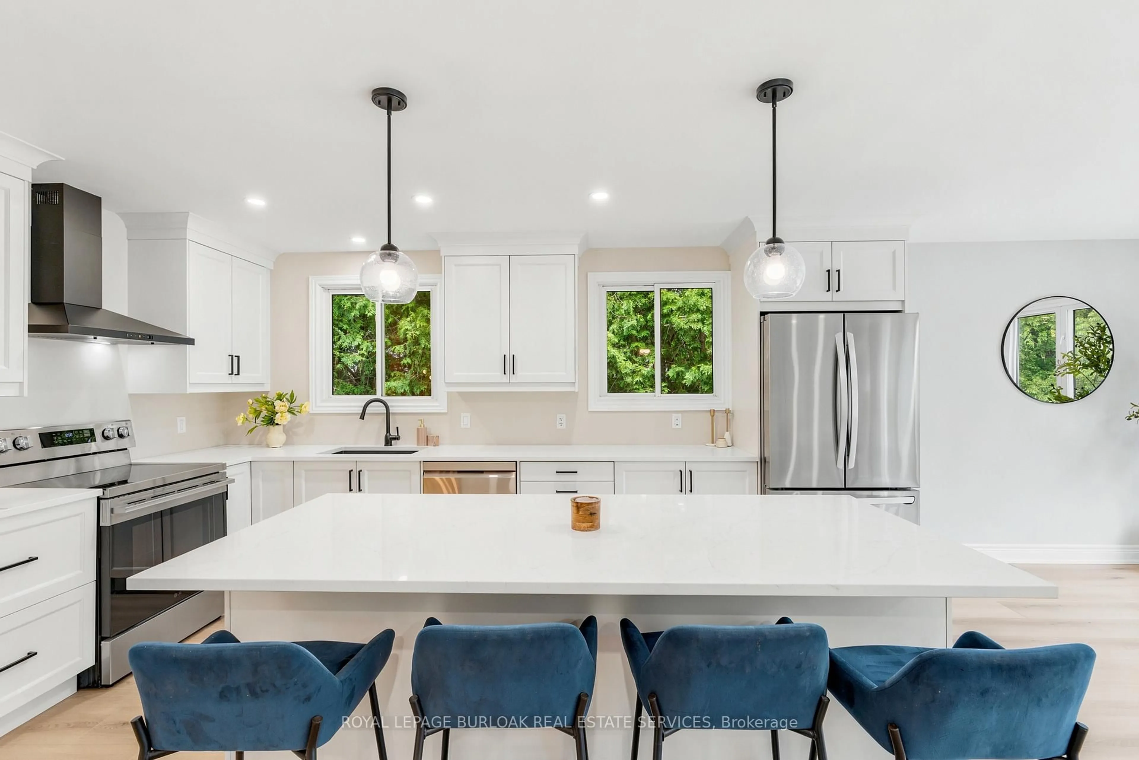 Open concept kitchen, ceramic/tile floor for 1553 Newlands Cres, Burlington Ontario L7M 1P1