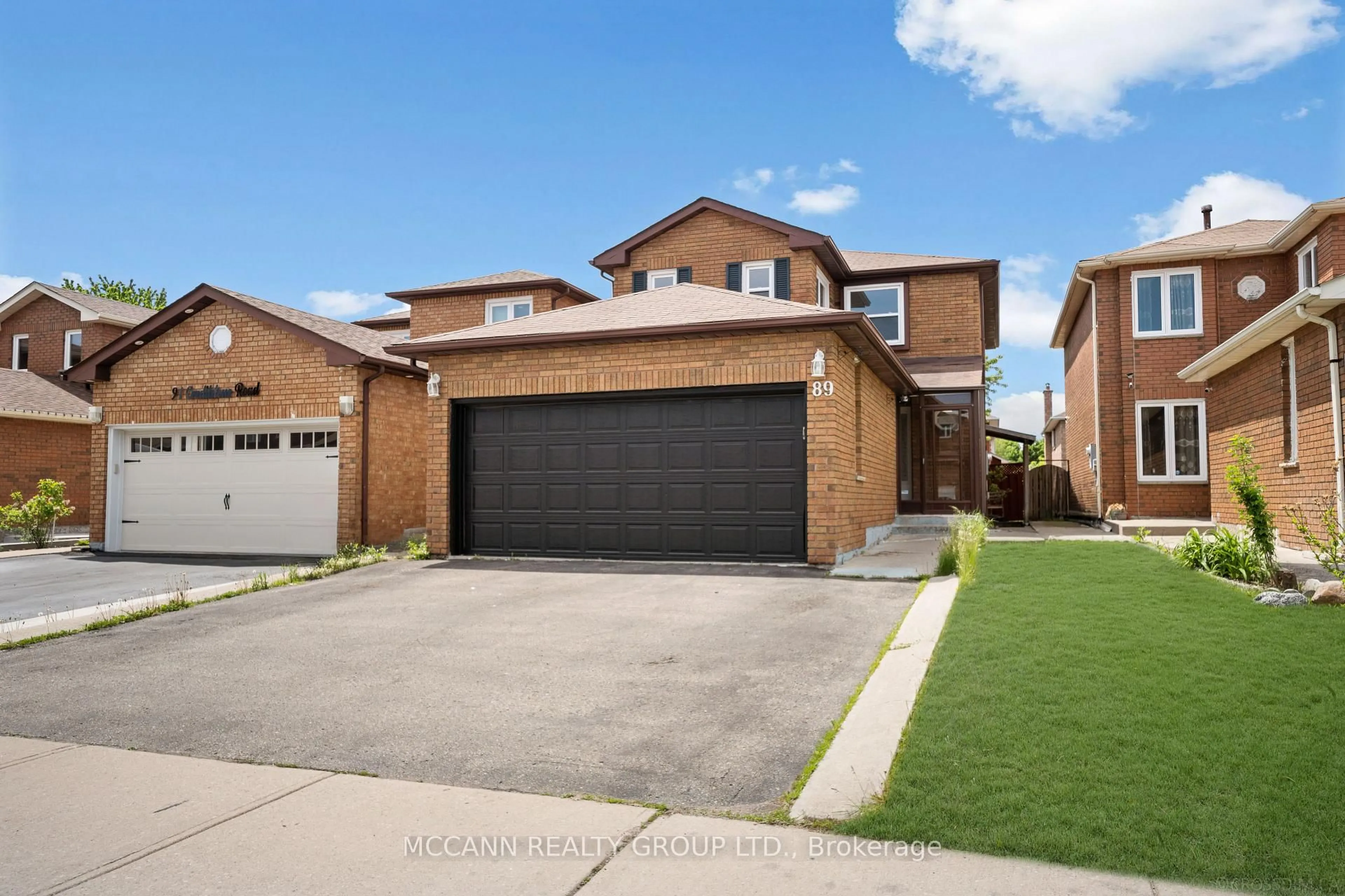 Home with brick exterior material, street for 89 Creditstone Rd, Brampton Ontario L6Y 4E9