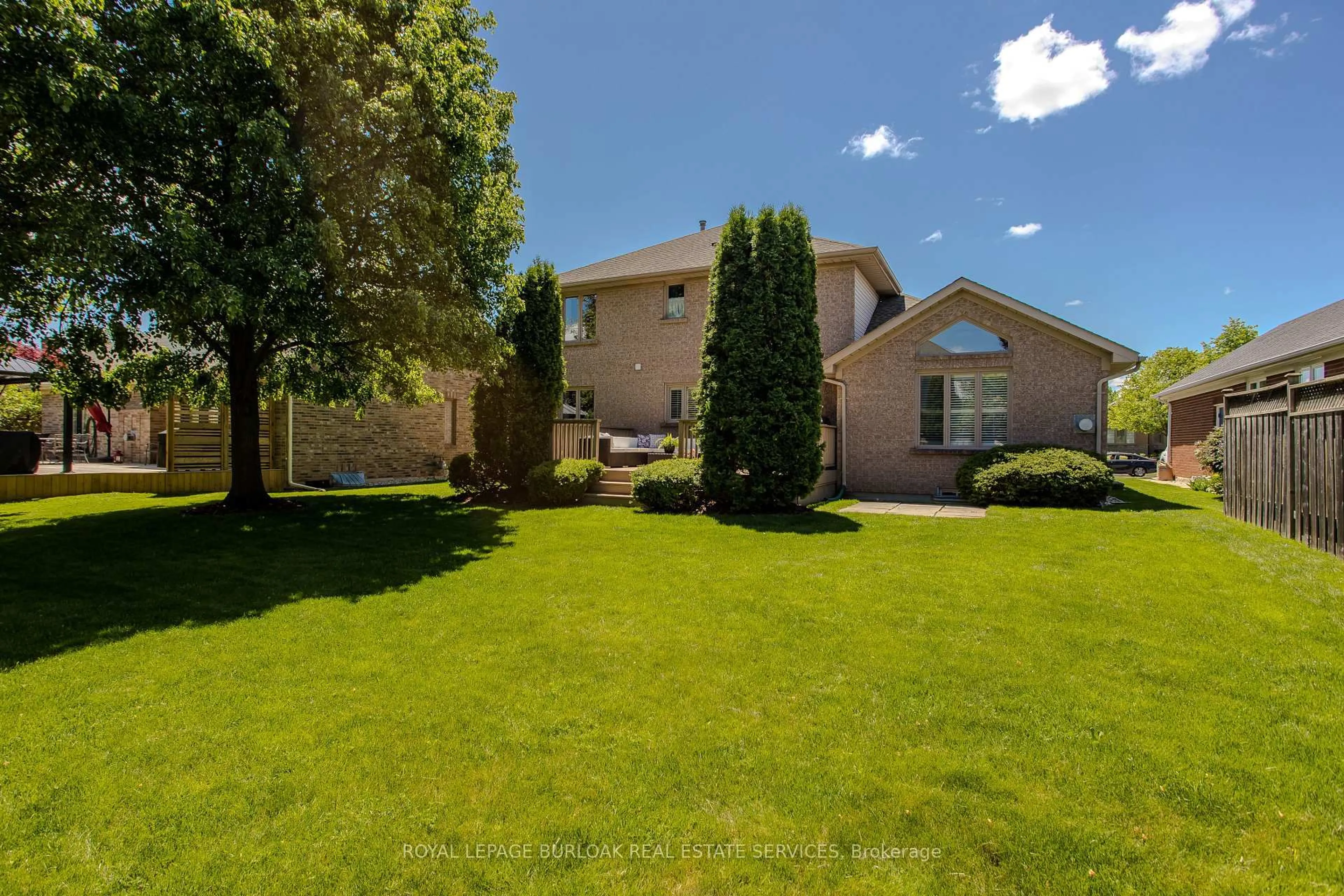 Patio, unknown for 4153 Arbourfield Dr, Burlington Ontario L7M 4A7