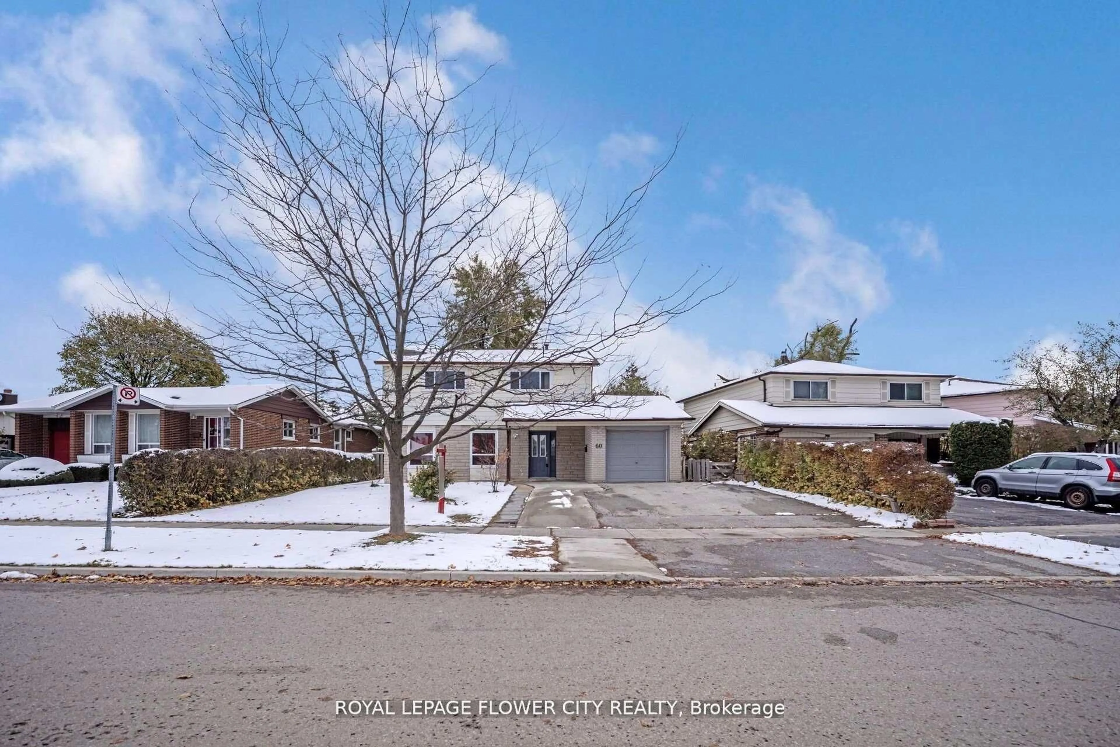A pic from outside/outdoor area/front of a property/back of a property/a pic from drone, street for 60 Lexington Ave, Toronto Ontario M9V 2G8